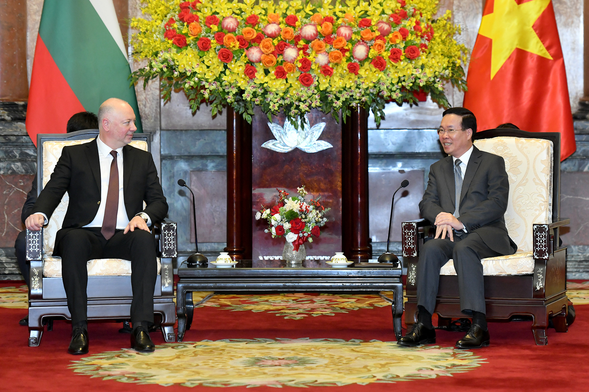 Chủ tịch nước Võ Văn Thưởng và Chủ tịch Quốc hội Bulgaria Rossen Dimitrov Jeliazkov tại buổi tiếp.