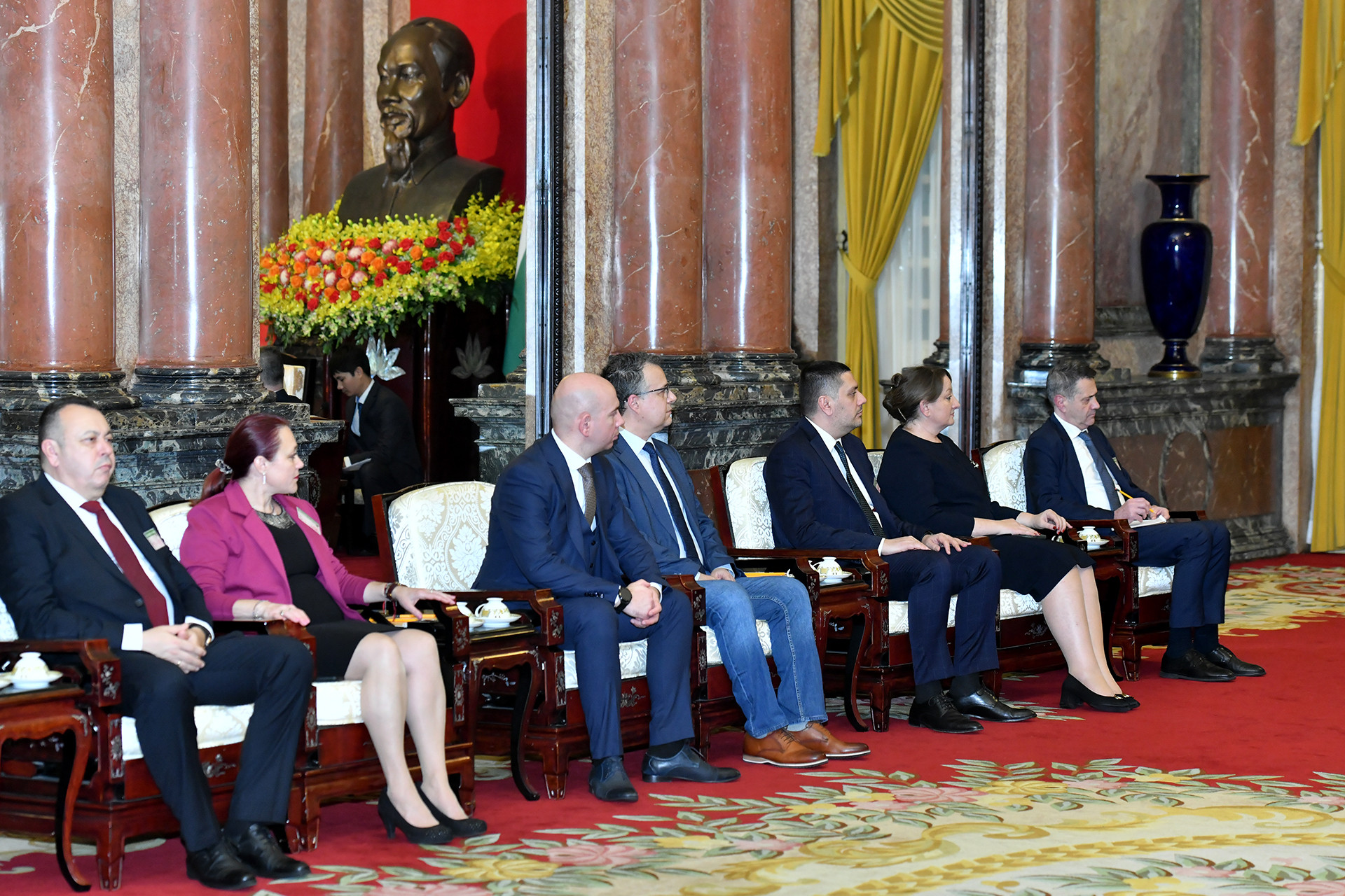 Đoàn đại biểu Quốc hội Cộng hòa Bulgaria tại buổi tiếp.