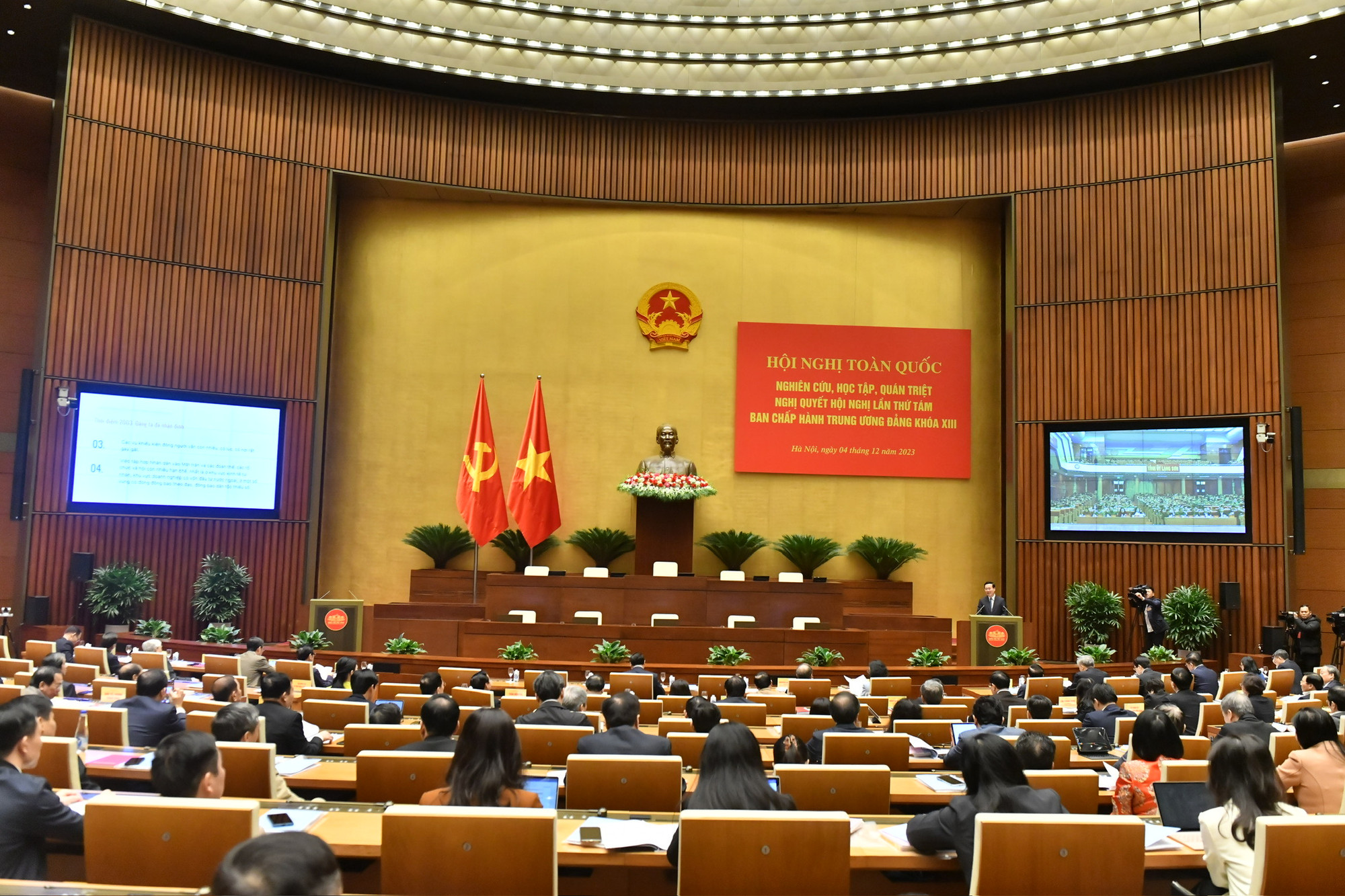 Các đại biểu dự hội nghị tại Nhà Quốc hội.