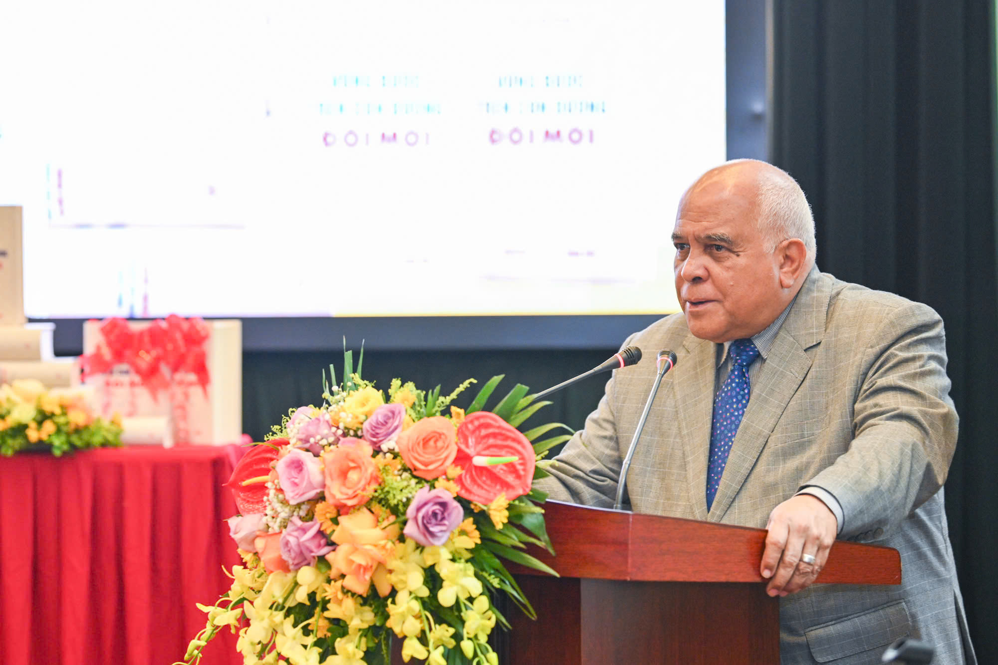 Nguyên Đại sứ Cuba tại Việt Nam Orlando Nicolás Hernández Guillén cho biết, các tác phẩm của Tổng Bí thư Nguyễn Phú Trọng là tài liệu học tập cho giới học thuật, trí thức và lãnh đạo của đất nước Cuba. (Ảnh: THẾ ĐẠI)