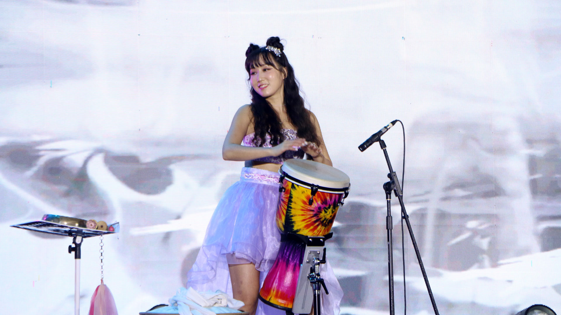 Nghệ sĩ Hàn Quốc biểu diễn nhạc cụ truyền thống.