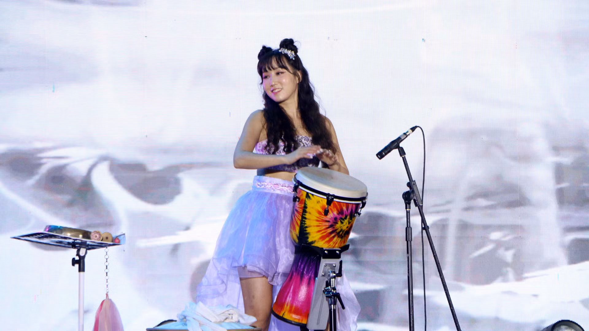 Nghệ sĩ Hàn Quốc biểu diễn nhạc cụ truyền thống.