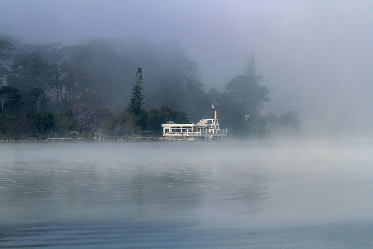Đà Lạt sương mờ. (Ảnh: Võ Trang)