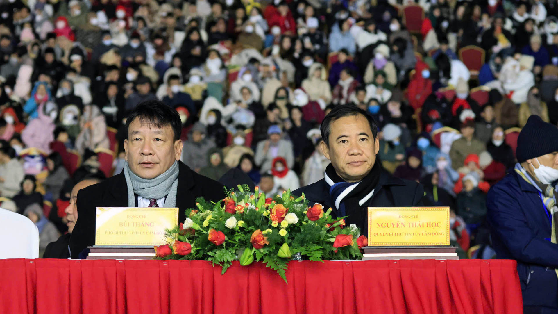 Quyền Bí thư Tỉnh ủy Lâm Đồng Nguyễn Thái Học và Phó Bí thư Tỉnh ủy Bùi Thắng tham dự Lễ bế mạc.