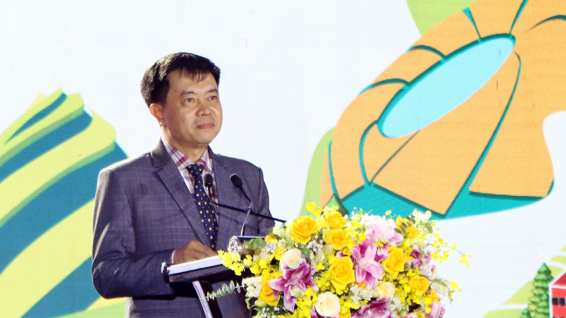 Giám đốc Sở Văn hóa, Thể thao và Du lịch tỉnh Lâm Đồng Nguyễn Trung Kiên: "Qua thực tiễn đã chứng minh, sự tôn trọng, hiểu biết về văn hóa là nền tảng để gia tăng sự đồng cảm, niềm tin và giao lưu văn hóa sẽ lan tỏa cơ hội hợp tác sang các lĩnh vực khác, mang lại các kết nối cùng có lợi cho người dân, cộng đồng doanh nghiệp hai bên".