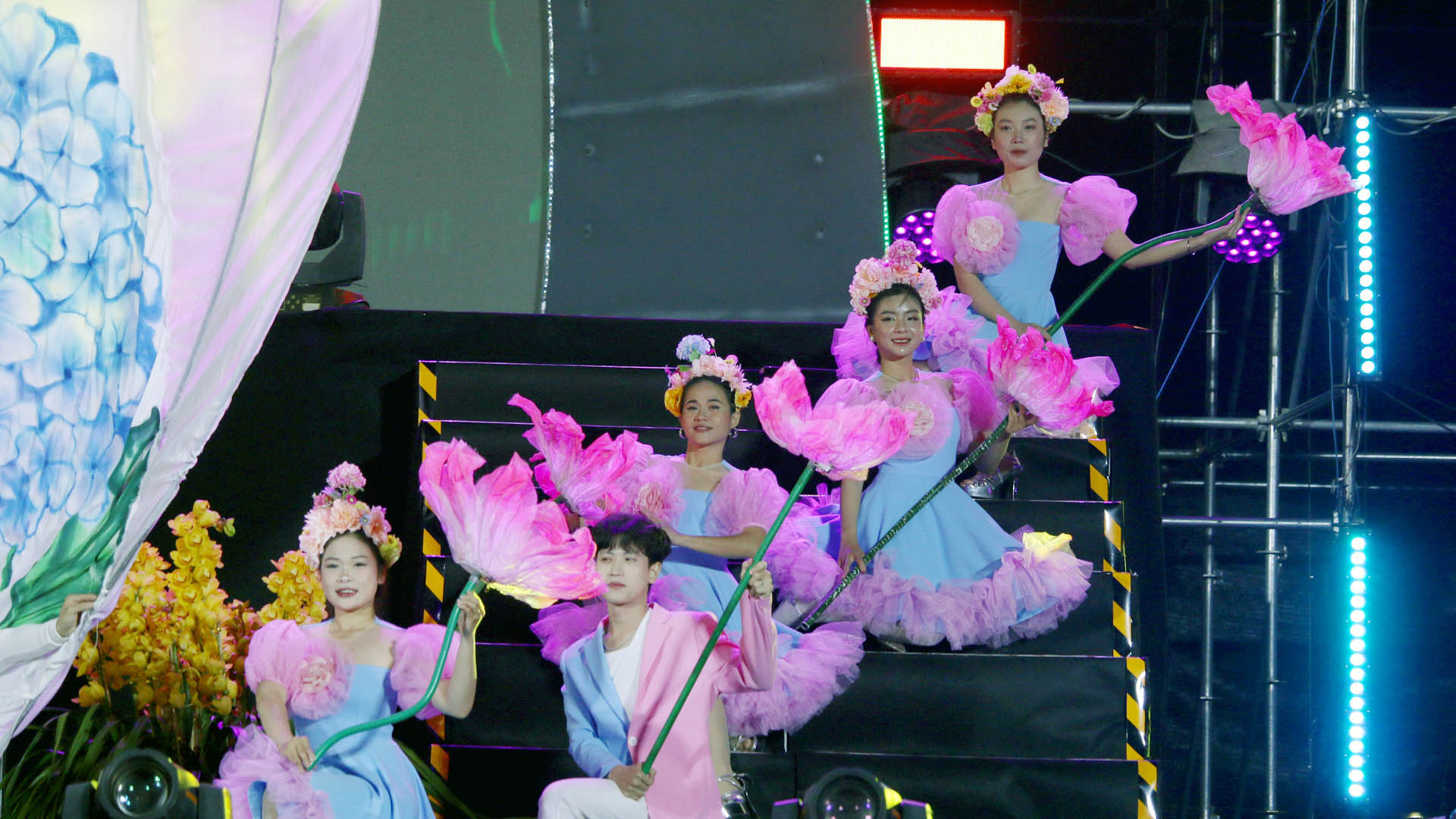 Một tiết mục trong chương trình nghệ thuật.