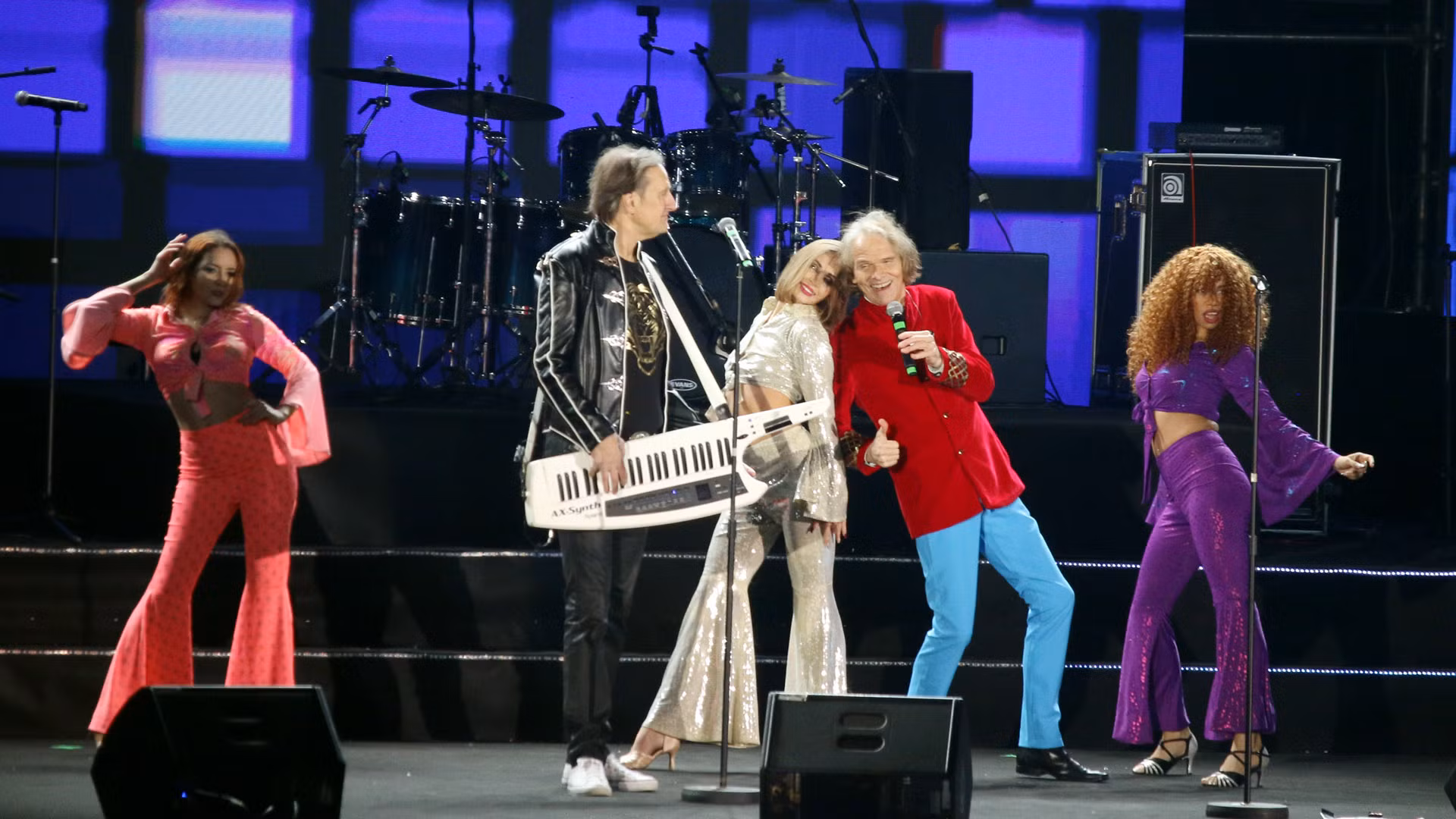 Phần trình diễn của Joy Band để lại ấn tượng với khán giả xứ ngàn hoa Đà Lạt và du khách.