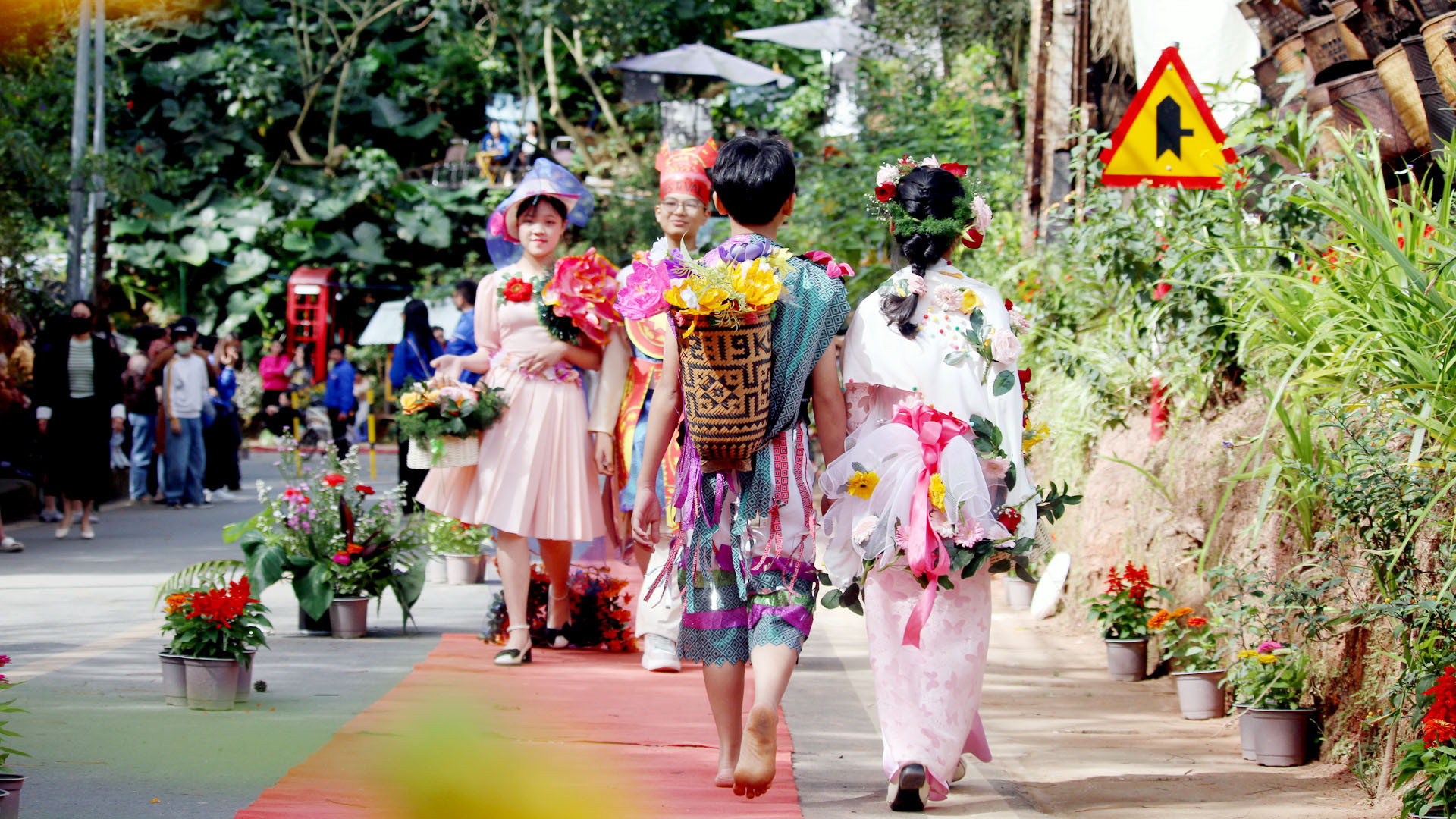 Bí thư Thành đoàn Đà Lạt Trần Anh Tú cho biết, hội thi là chương trình hết sức bổ ích, giúp các bạn đoàn viên, thanh thiếu nhi, người dân Đà Lạt và du khách tiếp nhận được nhiều thông tin về hoa Đà Lạt, hiểu biết về truyền thuyết, nguồn gốc các loài hoa và giá trị của hoa mang lại. Đồng thời, góp phần quảng bá vùng đất, con người Đà Lạt; thành phố sáng tạo âm nhạc của UNESCO.
