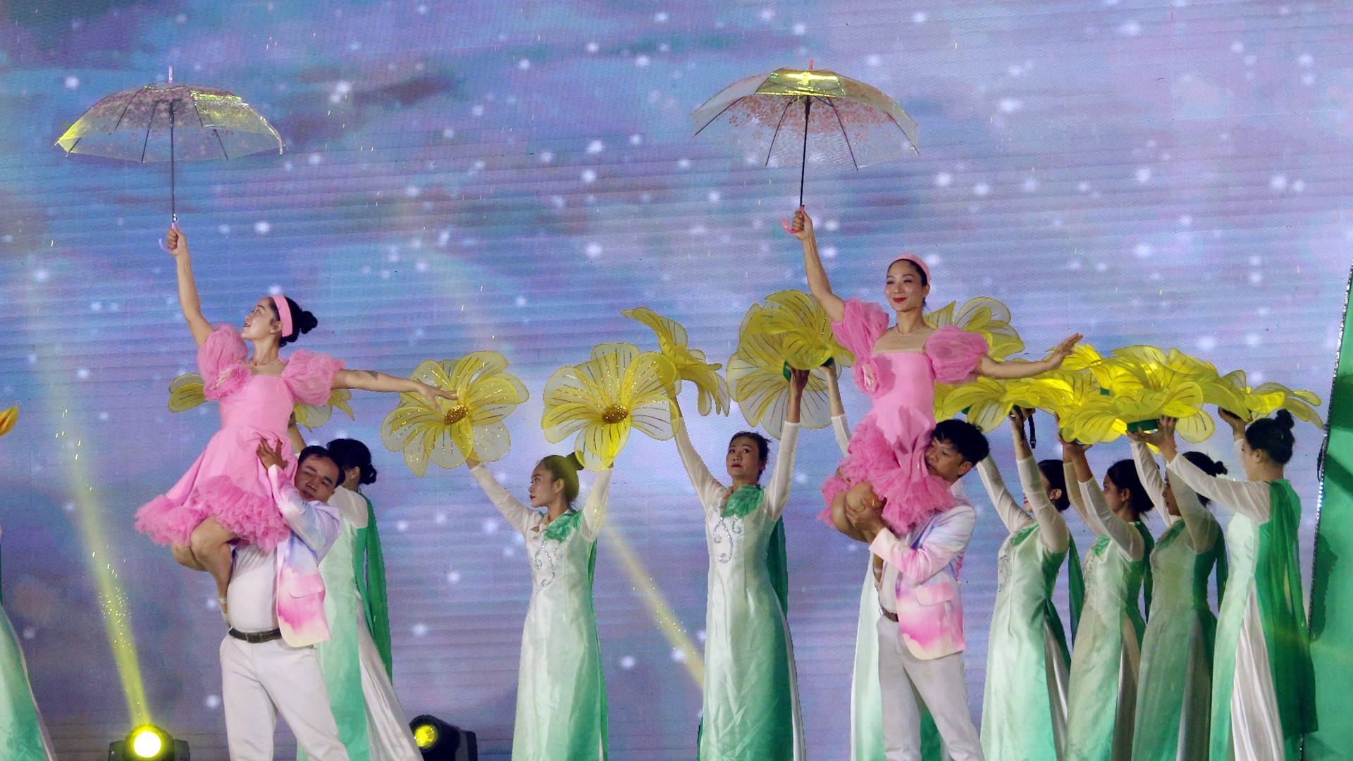 Trải nghiệm phố núi Bảo Lộc là khám phá vẻ đẹp đa dạng của Việt Nam, từ thiên nhiên huyền ảo đến nền văn hóa phong phú.