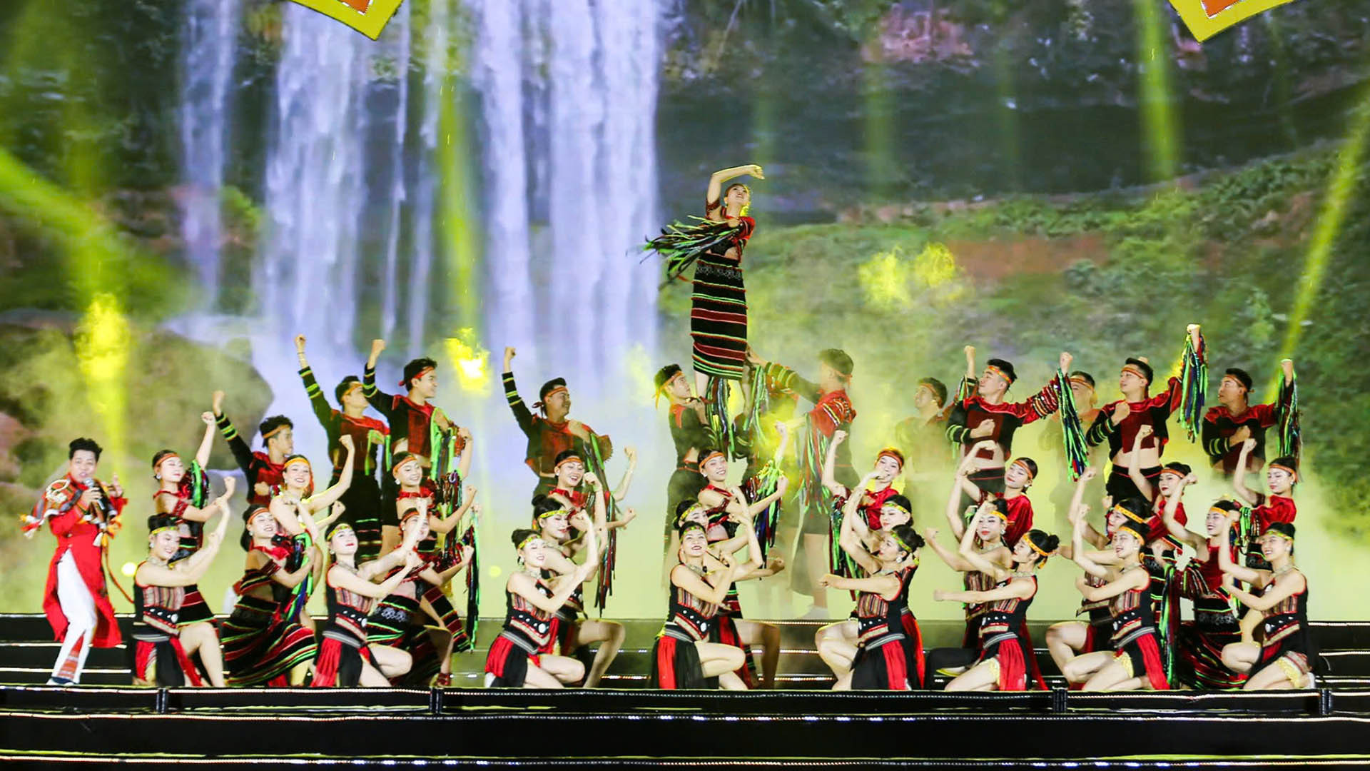 Bảo Lộc hiện lên là vùng đất đầy sức sống.