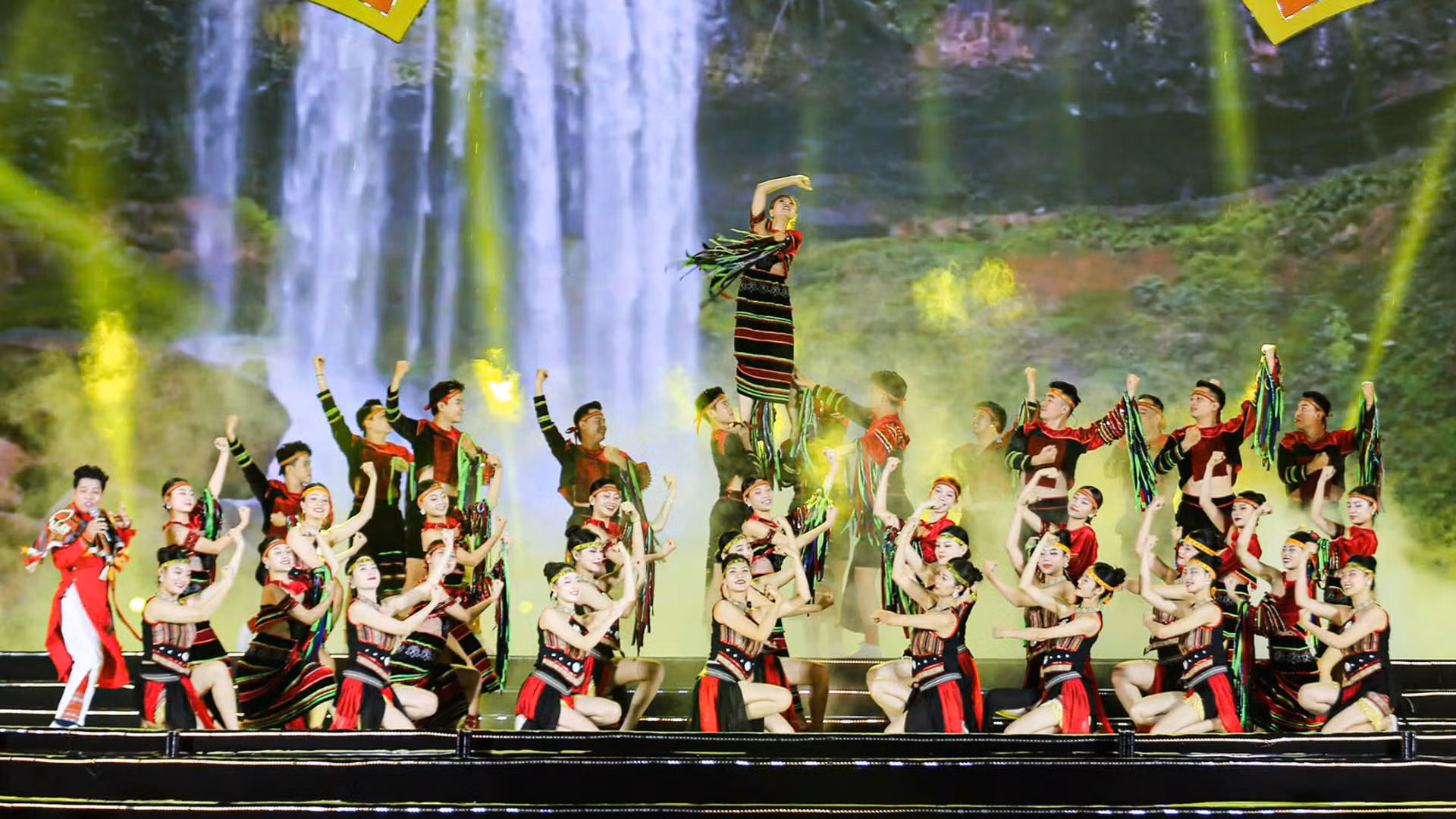 Bảo Lộc hiện lên là vùng đất đầy sức sống.