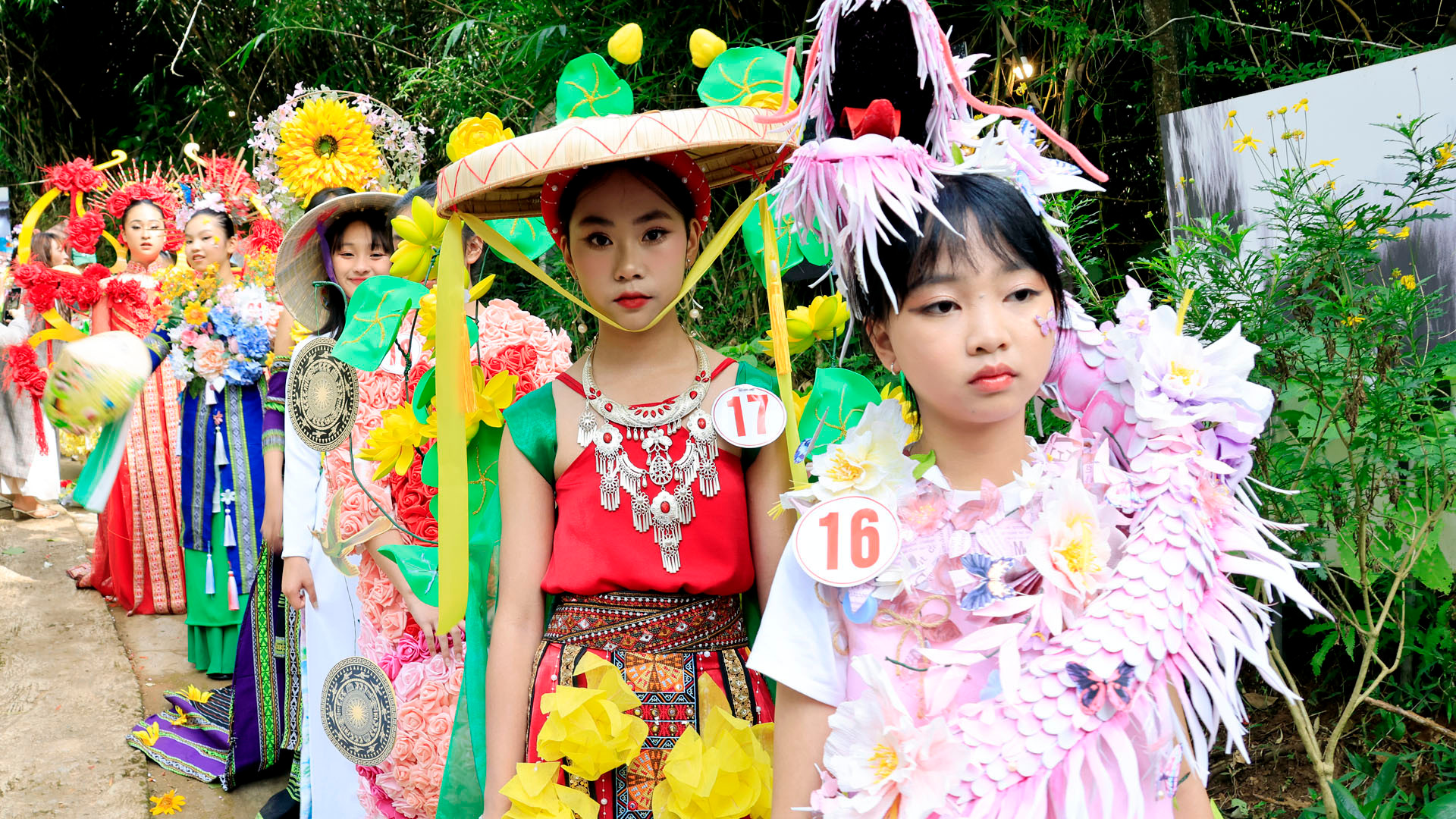 Qua hội thi, Ban tổ chức tuyển chọn 48 bộ sưu tập xuất sắc để trình diễn trong sự kiện chính của Festival Hoa Đà Lạt lần thứ X - năm 2024, góp phần tạo nên không gian nghệ thuật ấn tượng và sắc màu.