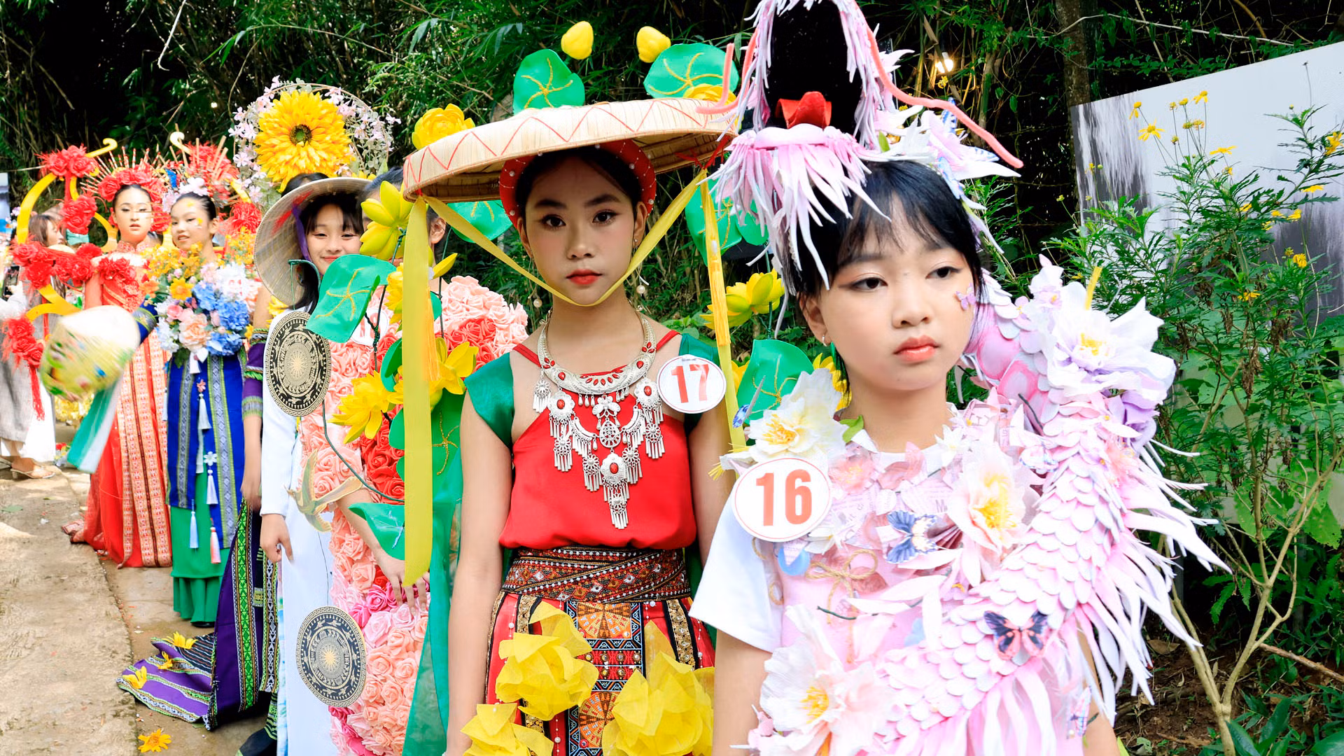 Qua hội thi, Ban tổ chức tuyển chọn 48 bộ sưu tập xuất sắc để trình diễn trong sự kiện chính của Festival Hoa Đà Lạt lần thứ X - năm 2024, góp phần tạo nên không gian nghệ thuật ấn tượng và sắc màu.