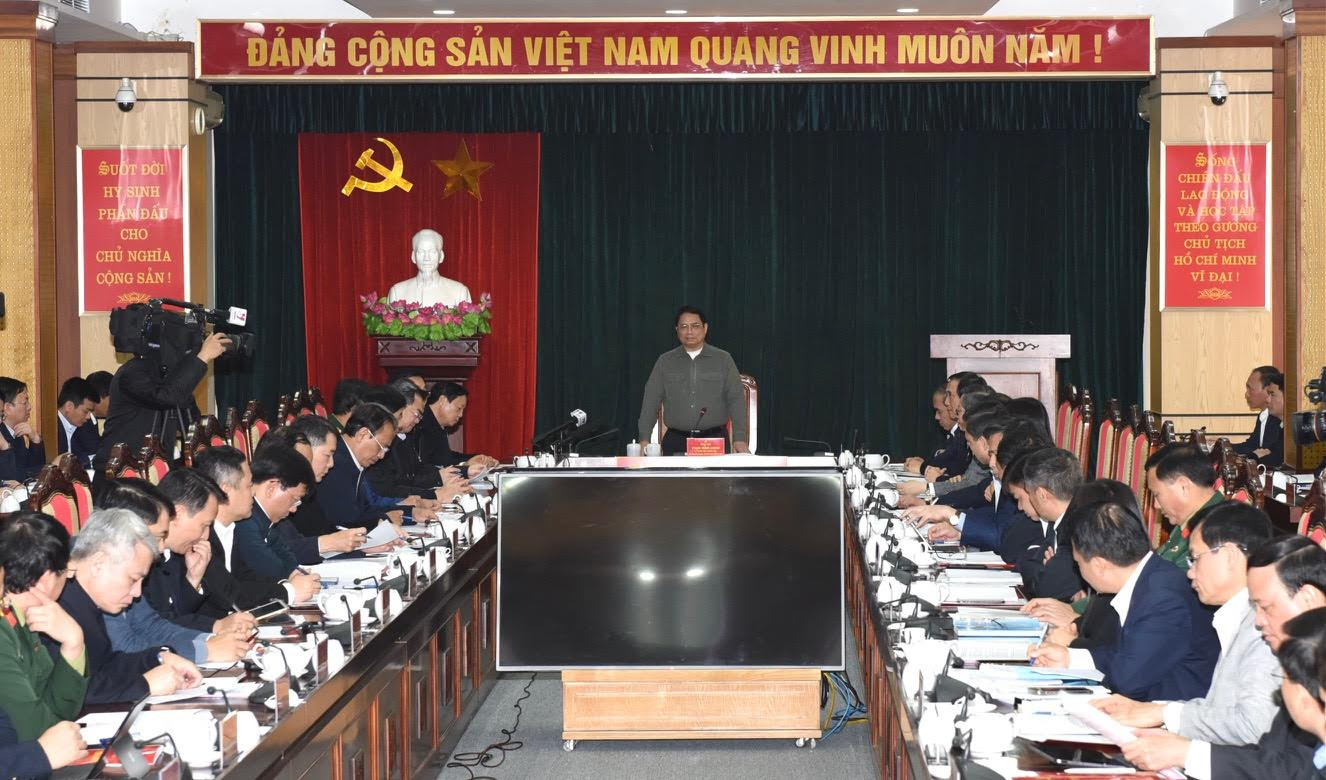 Chiều 25/1/2023, tại Tuyên Quang, Thủ tướng Phạm Minh Chính làm việc với lãnh đạo hai tỉnh Phú Thọ và Tuyên Quang về việc tháo gỡ khó khăn, đẩy nhanh tiến độ triển khai thực hiện Dự án đầu tư xây dựng đường cao tốc Tuyên Quang-Phú Thọ kết nối với cao tốc Nội Bài-Lào Cai.