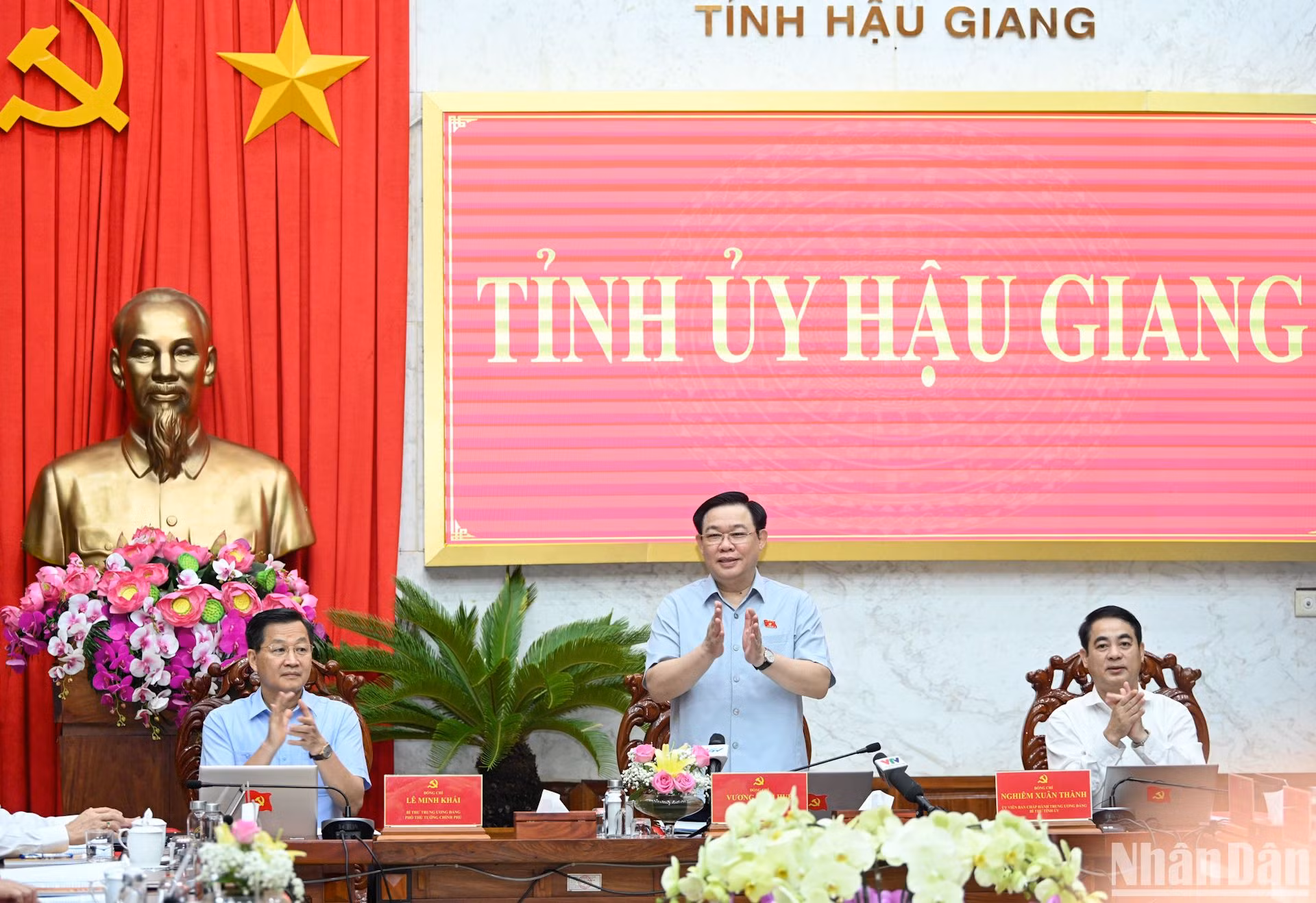 Chủ tịch Quốc hội Vương Đình Huệ chủ trì buổi làm việc với Ban Thường vụ Tỉnh ủy Hậu Giang.