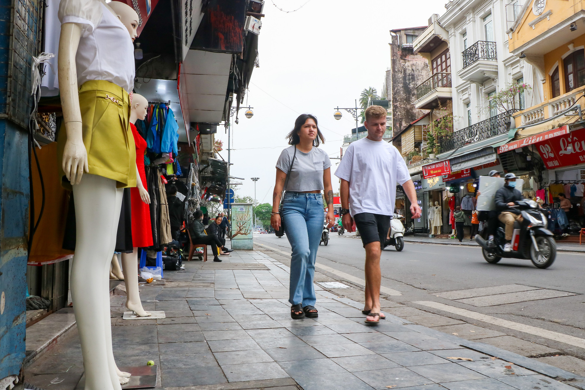 [Ảnh] Hà Nội: Những tuyến phố trung tâm sau một tháng lập lại trật tự vỉa hè ảnh 9