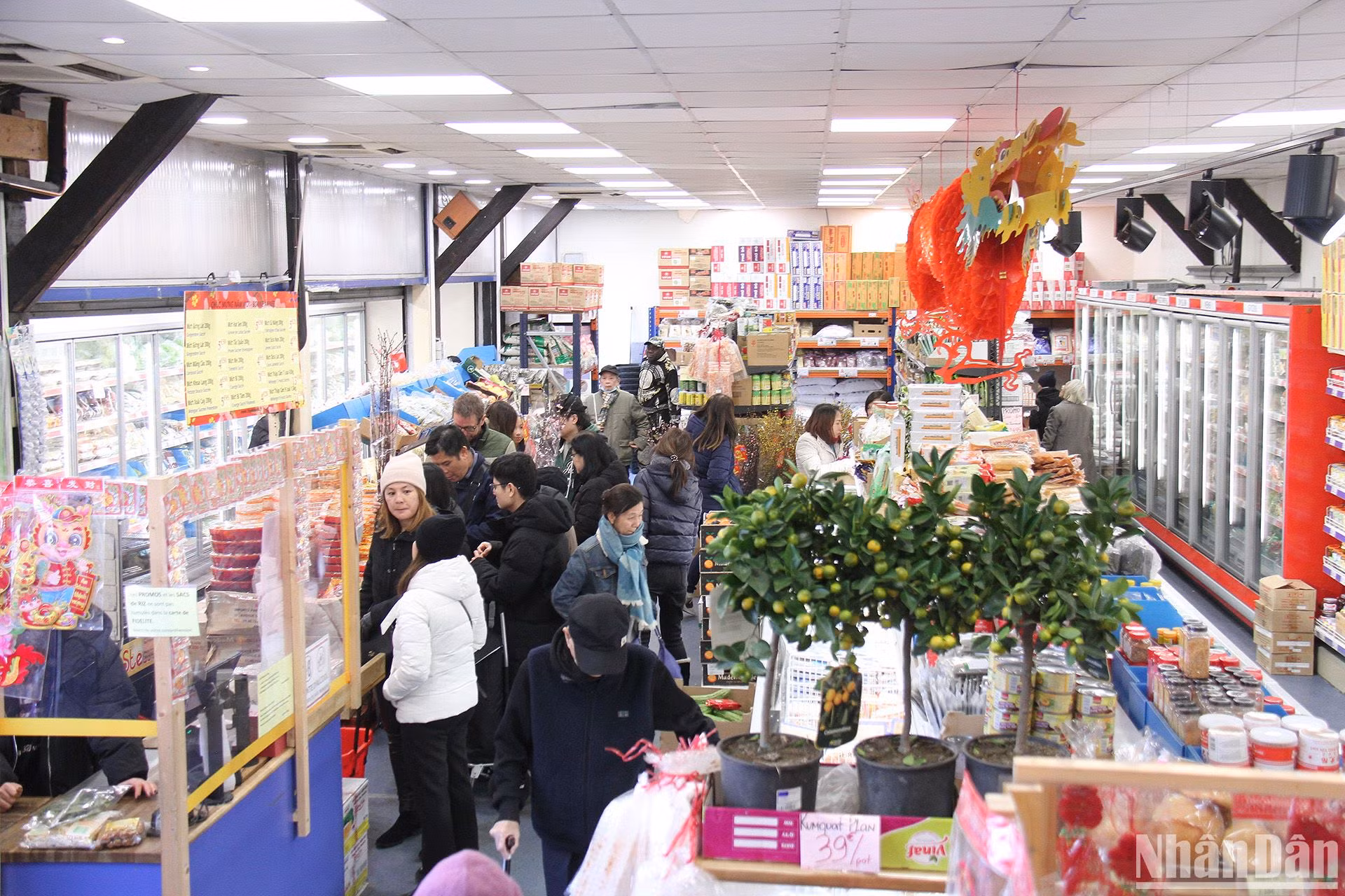 Nhiều năm qua, mỗi độ Tết đến Xuân về, Thanh Bình Jeune tổ chức Hội chợ Tết chào đón năm mới vào những ngày cuối tuần giáp Tết với nhiều hoạt động để bà con không chỉ có thể sắm Tết mà còn sum họp, vui chơi. 