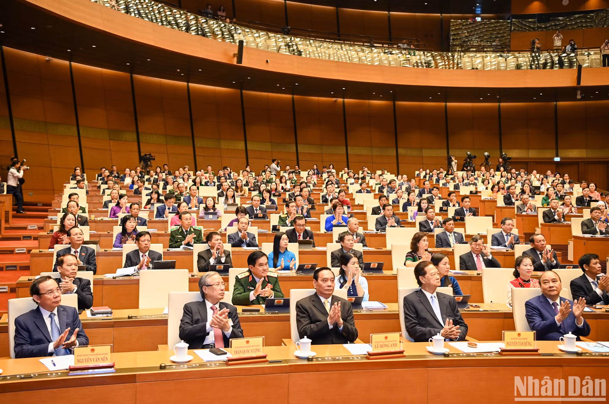 Các đồng chí lãnh đạo, nguyên lãnh đạo Đảng, Nhà nước cùng các đại biểu Quốc hội tham dự phiên khai mạc Kỳ họp thứ 6, Quốc hội khóa XV. Các đồng chí lãnh đạo, nguyên lãnh đạo Đảng, Nhà nước cùng các đại biểu Quốc hội tham dự phiên khai mạc Kỳ họp thứ 6, Quốc hội khóa XV.