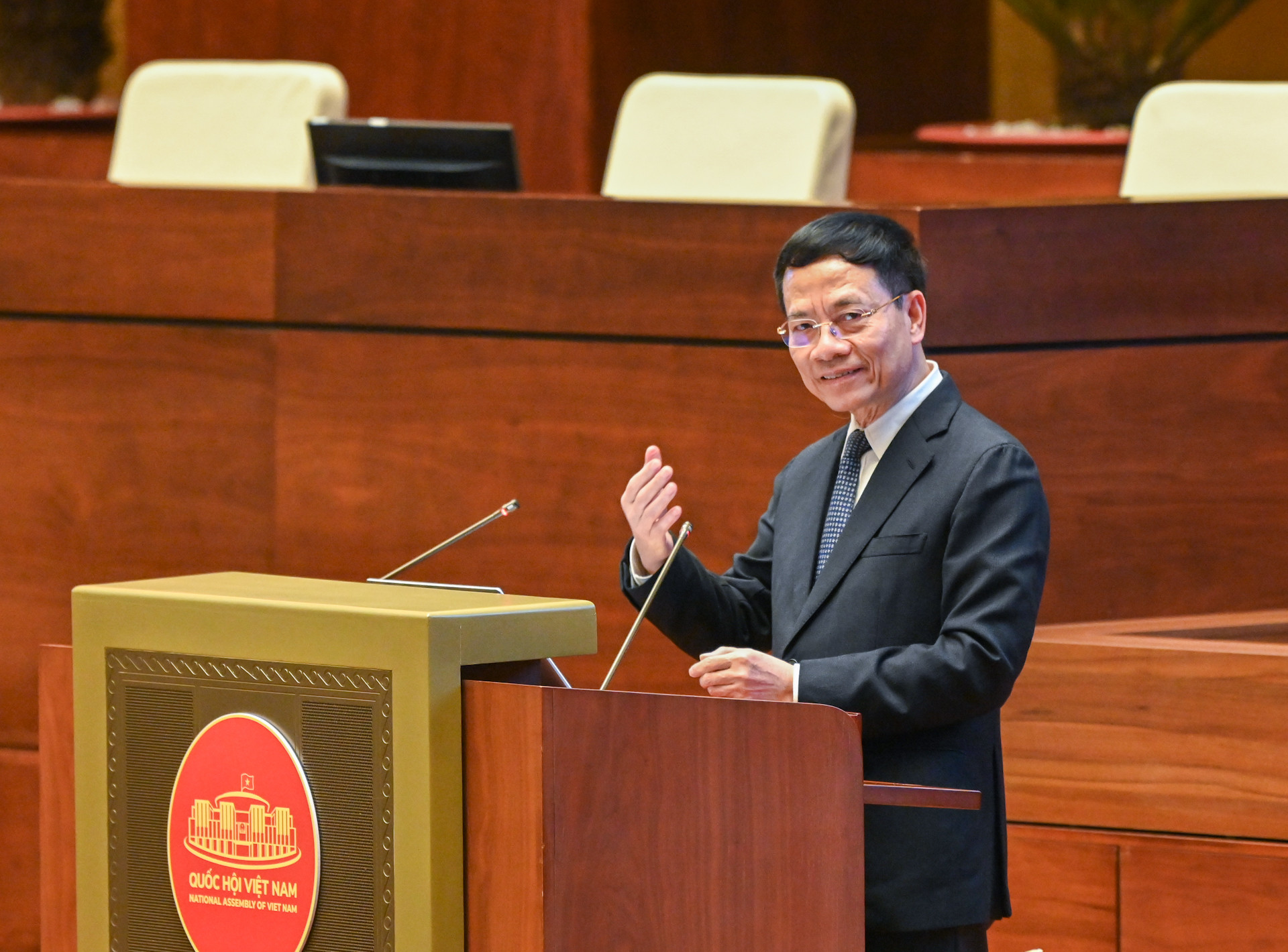 Bộ trưởng Khoa học và Công nghệ Nguyễn Mạnh Hùng trình bày tham luận tại hội nghị.