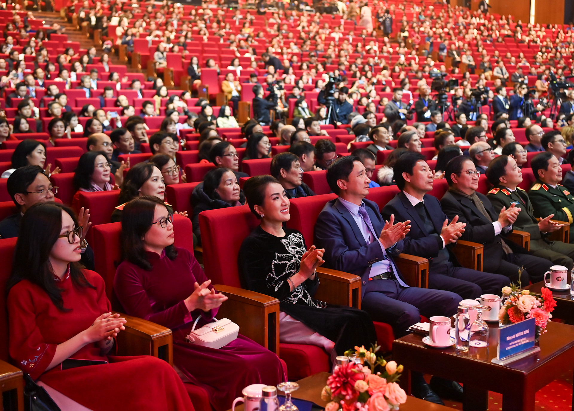 Các đại biểu dự lễ kỷ niệm 70 năm Ngày Thầy thuốc Việt Nam.