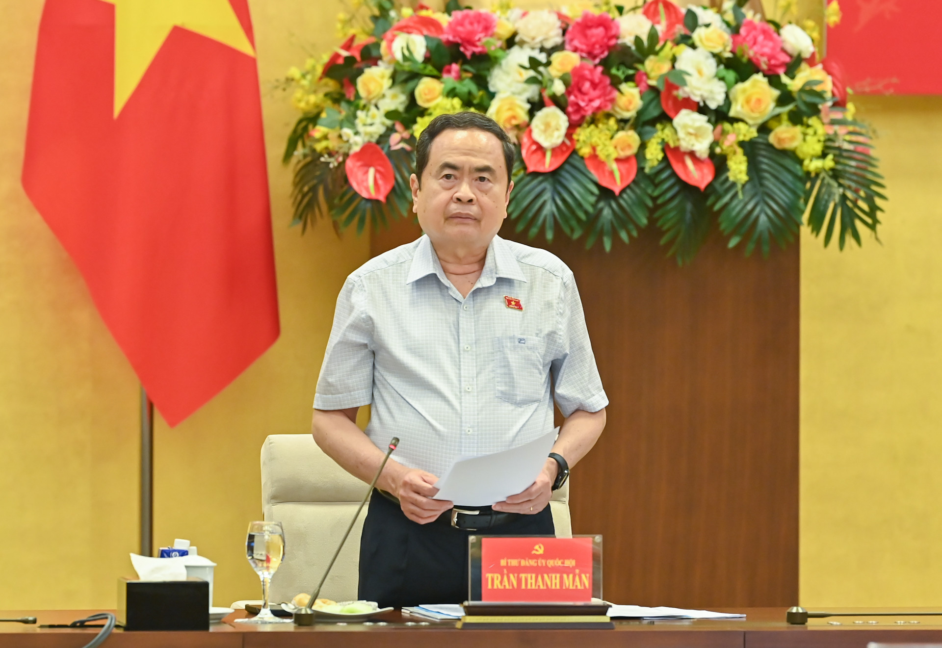 Bí thư Đảng ủy Quốc hội, Chủ tịch Quốc hội Trần Thanh Mẫn - Trưởng Tiểu ban Văn kiện phát biểu khai mạc phiên họp. Bí thư Đảng ủy Quốc hội, Chủ tịch Quốc hội Trần Thanh Mẫn - Trưởng Tiểu ban Văn kiện phát biểu khai mạc phiên họp.