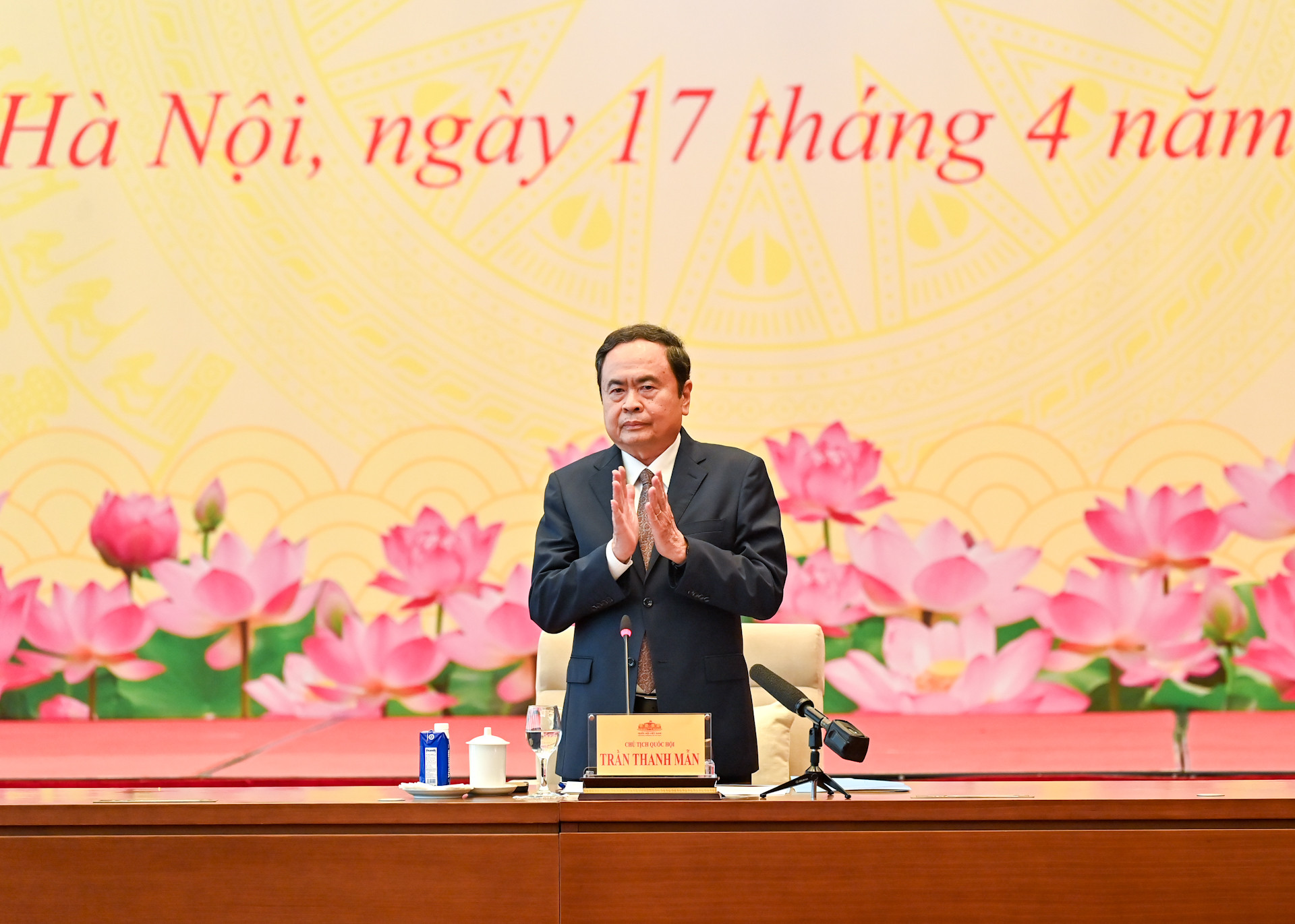 Chủ tịch Quốc hội Trần Thanh Mẫn chủ trì buổi gặp mặt.