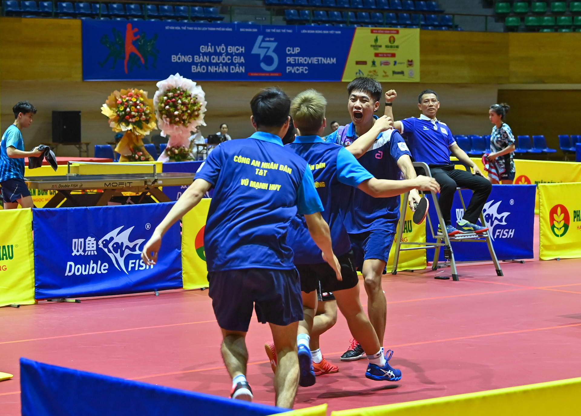 [Ảnh] Đội Công an Nhân dân T&T 1 và Thành phố Hồ Chí Minh 1 giành chức vô địch đồng đội nam, đồng đội nữ ảnh 8