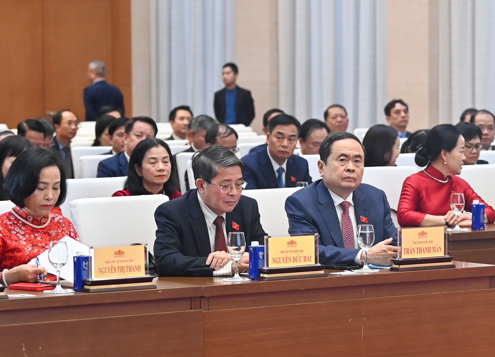 Chủ tịch Quốc hội Trần Thanh Mẫn, các Phó Chủ tịch Quốc hội cùng các đại biểu dự buổi lễ.