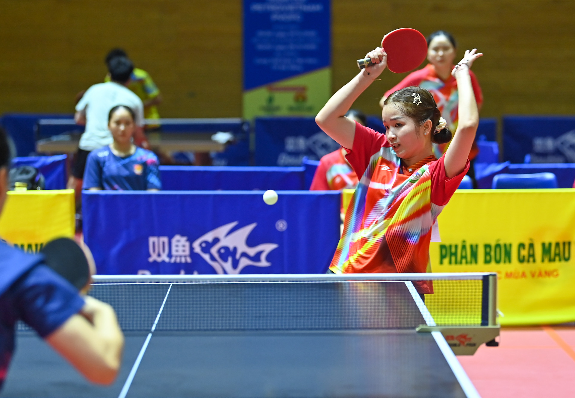 Tay vợt Võ Kim Thắm cùng các cô gái Tây Ninh dừng bước tại vòng tứ kết sau khi để thua 0-3 trước Quân đội 1.