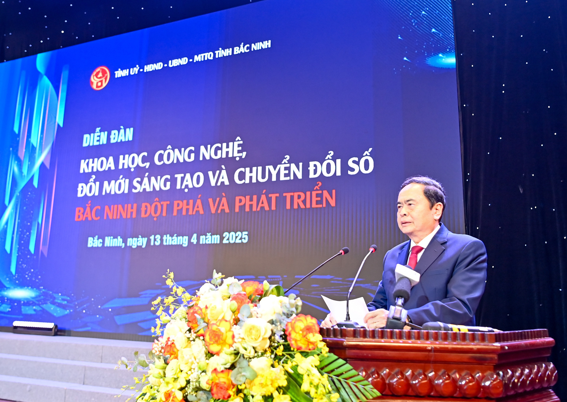 Chủ tịch Quốc hội Trần Thanh Mẫn phát biểu chỉ đạo tại diễn đàn. Chủ tịch Quốc hội Trần Thanh Mẫn phát biểu chỉ đạo tại diễn đàn.