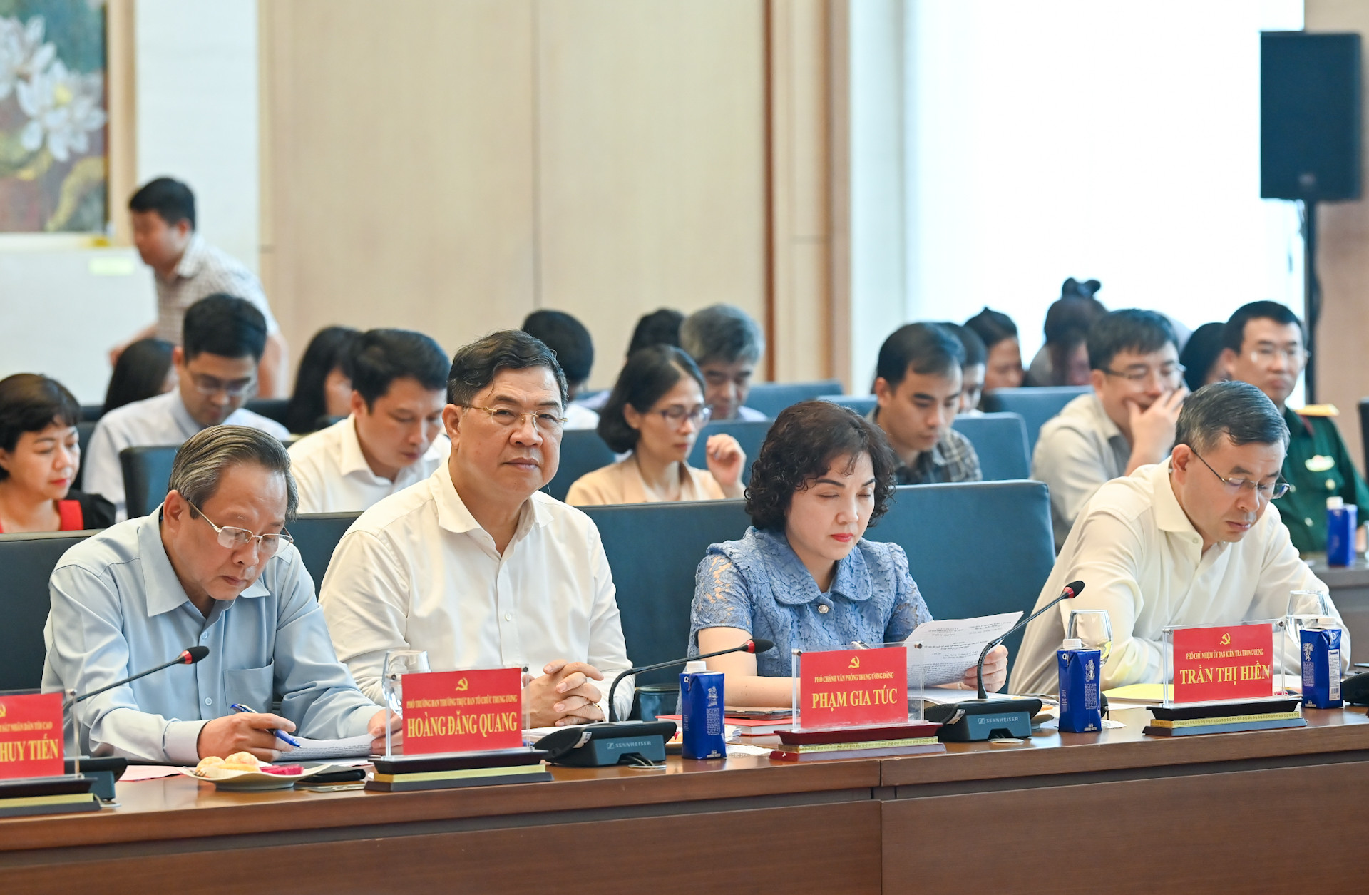 Các đại biểu dự hội nghị. Các đại biểu dự hội nghị.