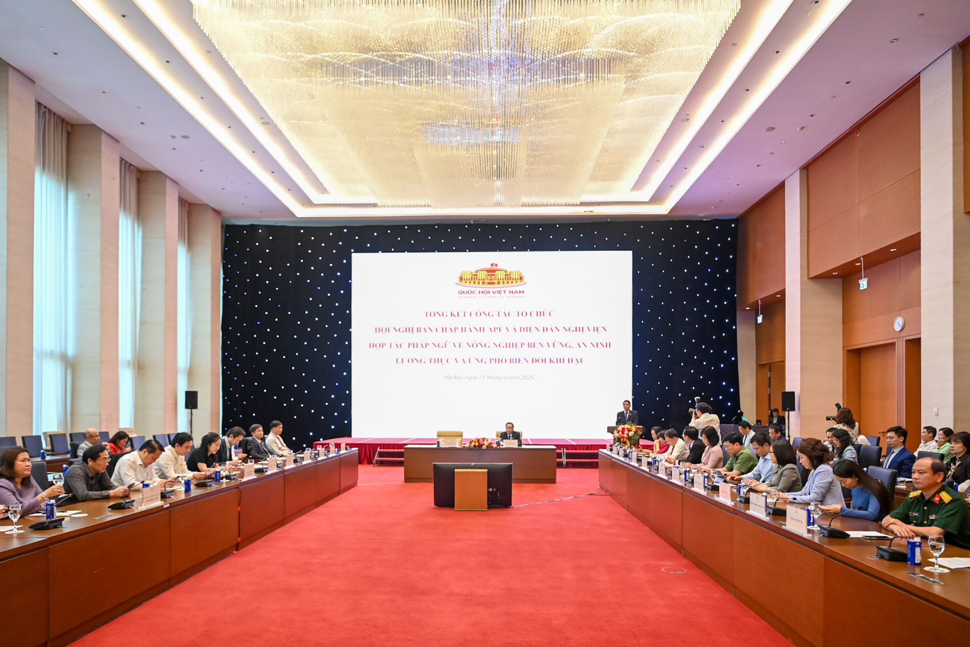 Quang cảnh tổng kết công tác tổ chức Hội nghị Ban Chấp hành APF.