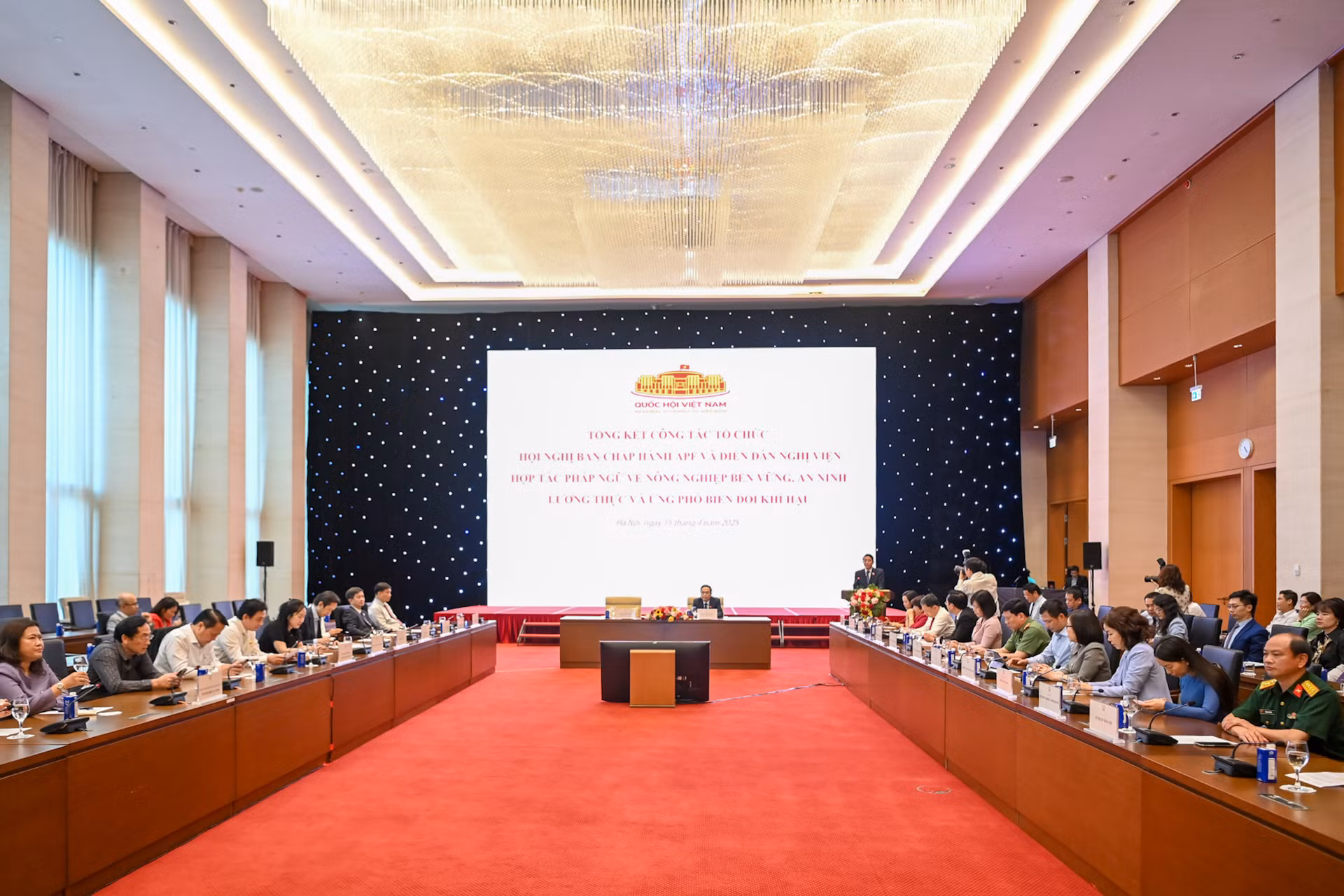Quang cảnh tổng kết công tác tổ chức Hội nghị Ban Chấp hành APF.