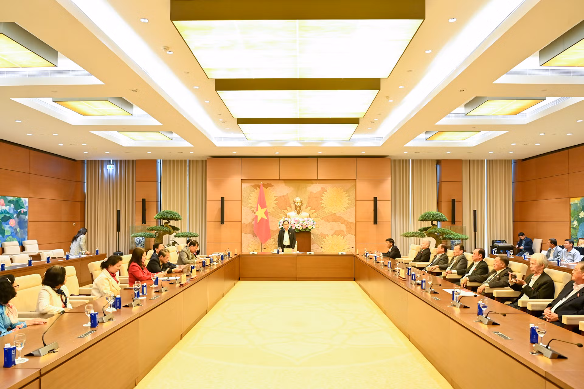 Quang cảnh cuộc gặp mặt tại Nhà Quốc hội.