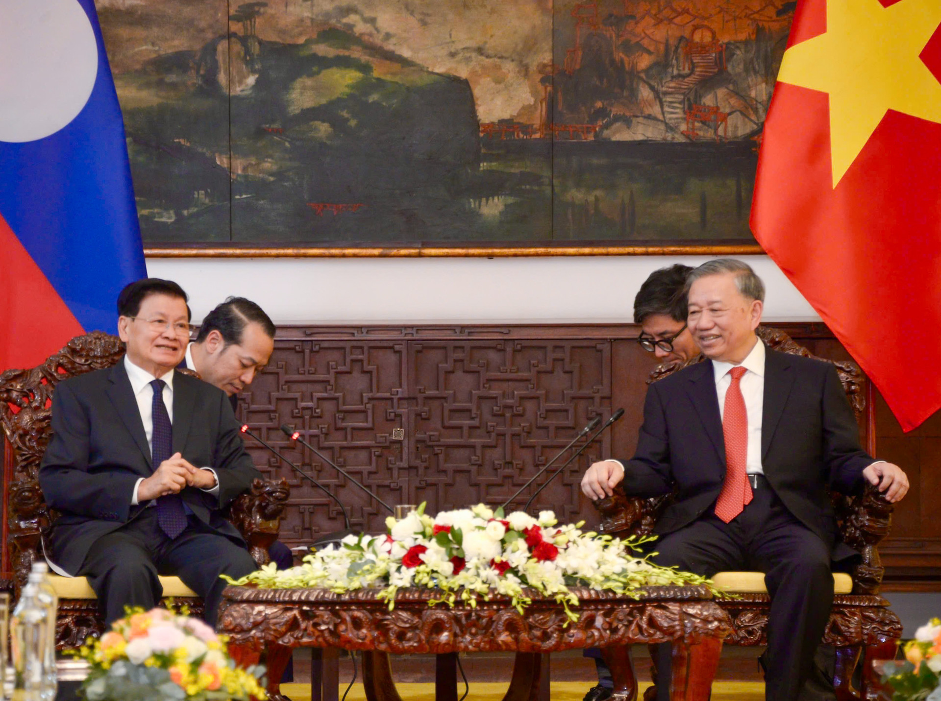 Tổng Bí thư Tô Lâm tiếp Tổng Bí thư, Chủ tịch nước Lào Thongloun Sisoulith.