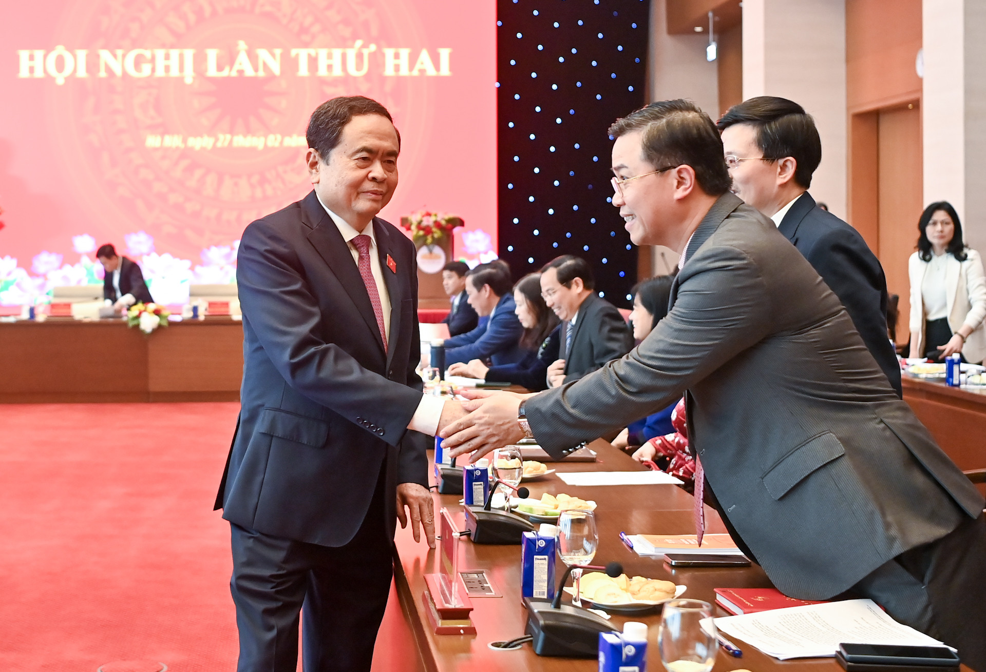 Bí thư Đảng ủy Quốc hội, Chủ tịch Quốc hội Trần Thanh Mẫn với các đại biểu dự hội nghị.