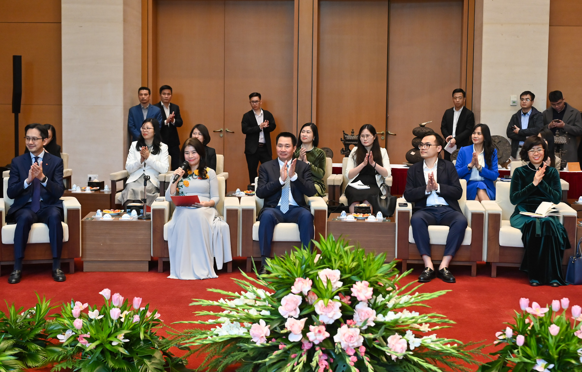 Các đại biểu tham dự buổi gặp mặt.