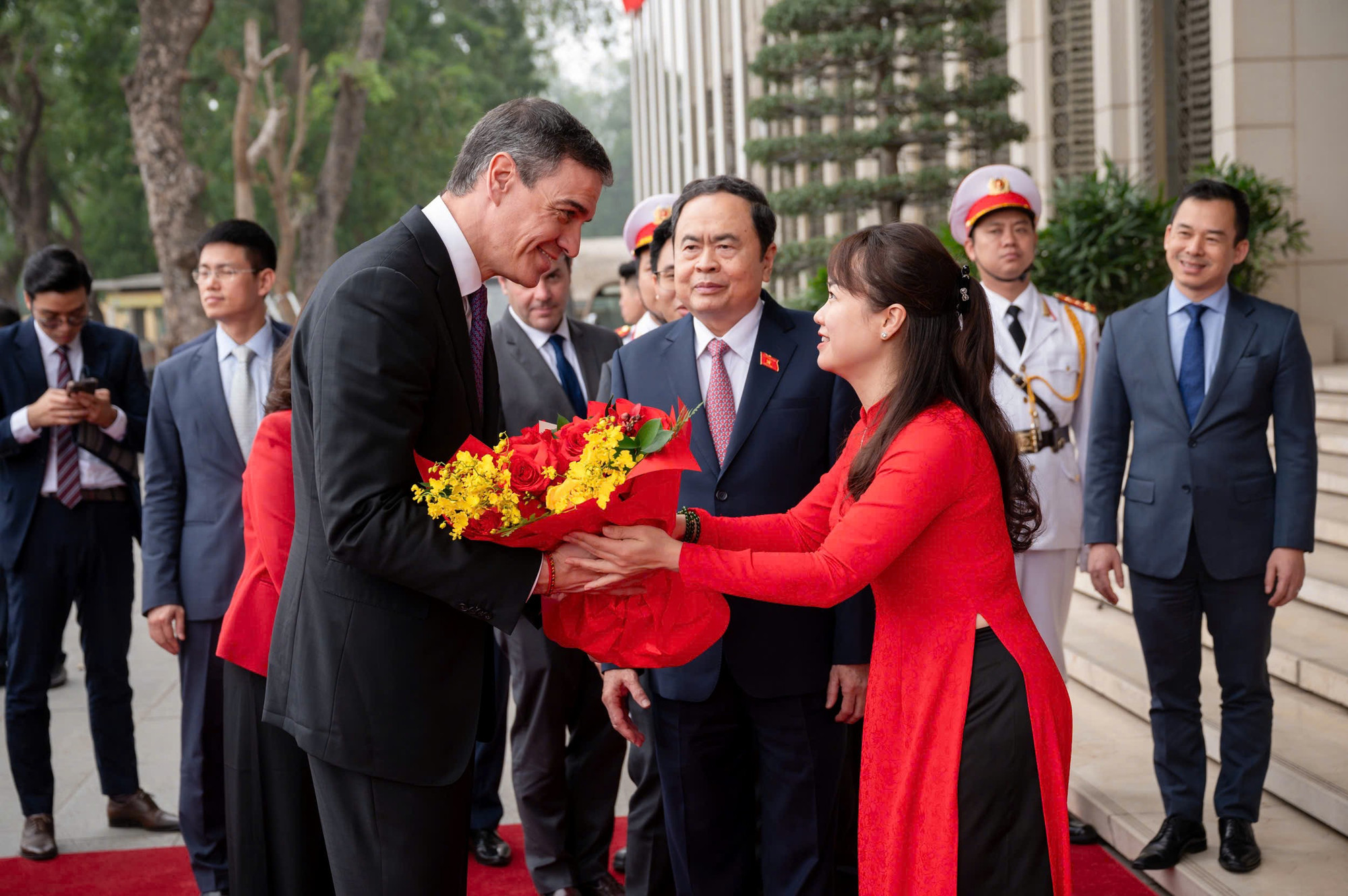 [Ảnh] Chủ tịch Quốc hội Trần Thanh Mẫn hội kiến Thủ tướng Tây Ban Nha ảnh 2