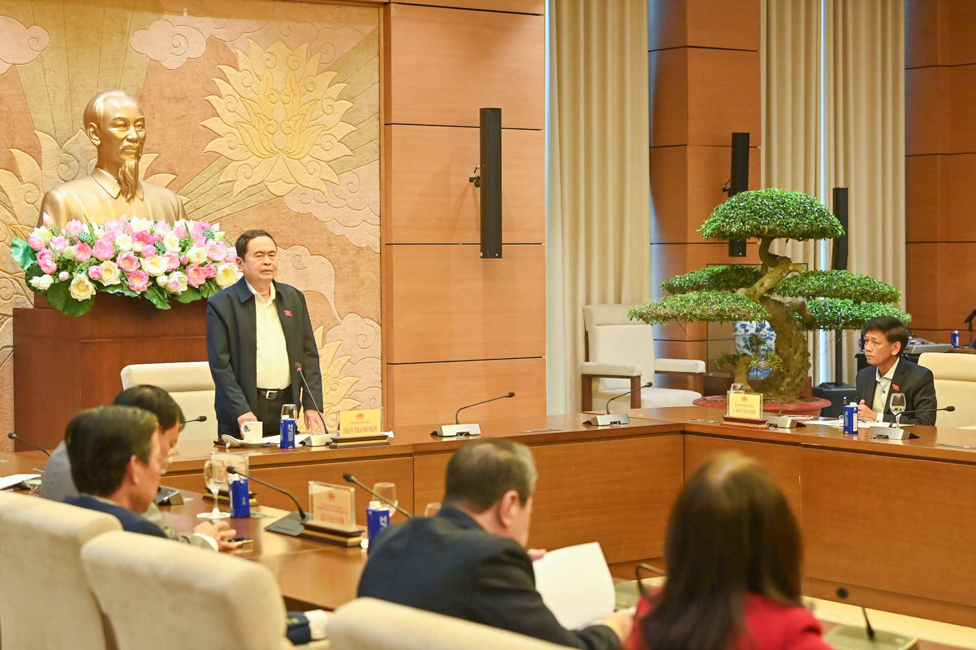 Chủ tịch Quốc hội Trần Thanh Mẫn phát biểu tại cuộc gặp mặt. Chủ tịch Quốc hội Trần Thanh Mẫn phát biểu tại cuộc gặp mặt.