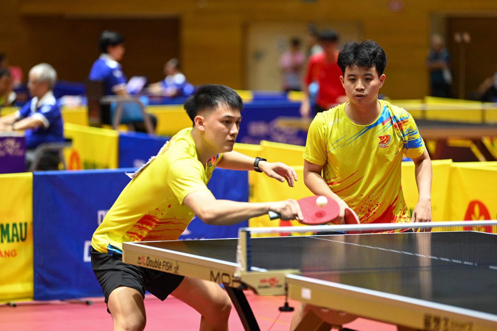 [Ảnh] Anh Hoàng - Đình Đức bảo vệ thành công chức vô địch đôi nam Giải vô địch bóng bàn quốc gia Báo Nhân Dân ảnh 1