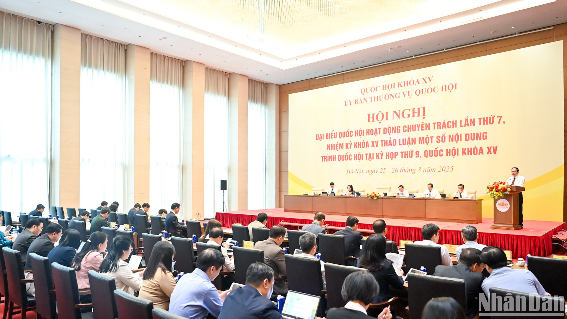 Quang cảnh Hội nghị đại biểu Quốc hội hoạt động chuyên trách lần thứ 7.