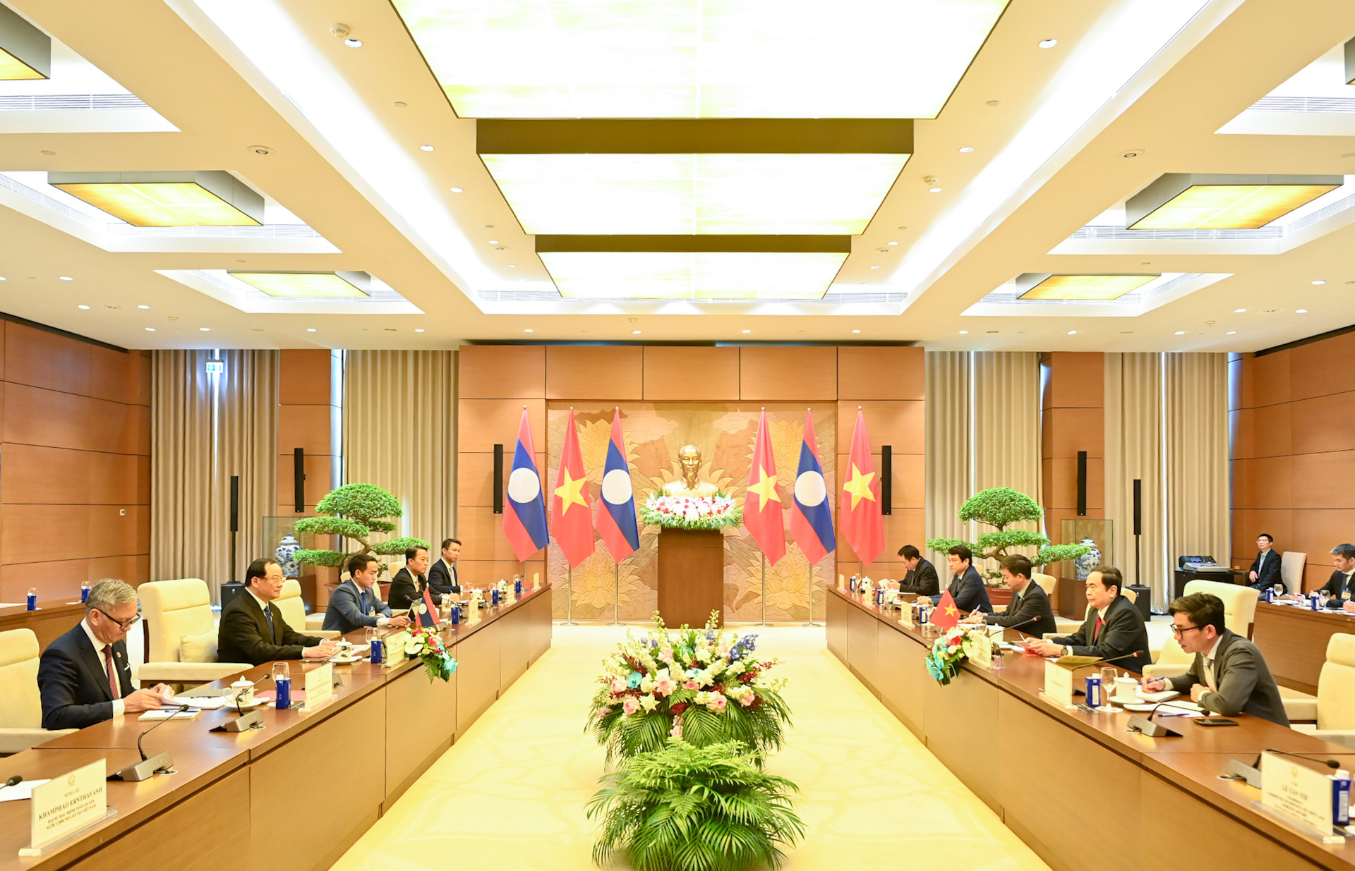 Chủ tịch Quốc hội Trần Thanh Mẫn và các đại biểu tại hội kiến.