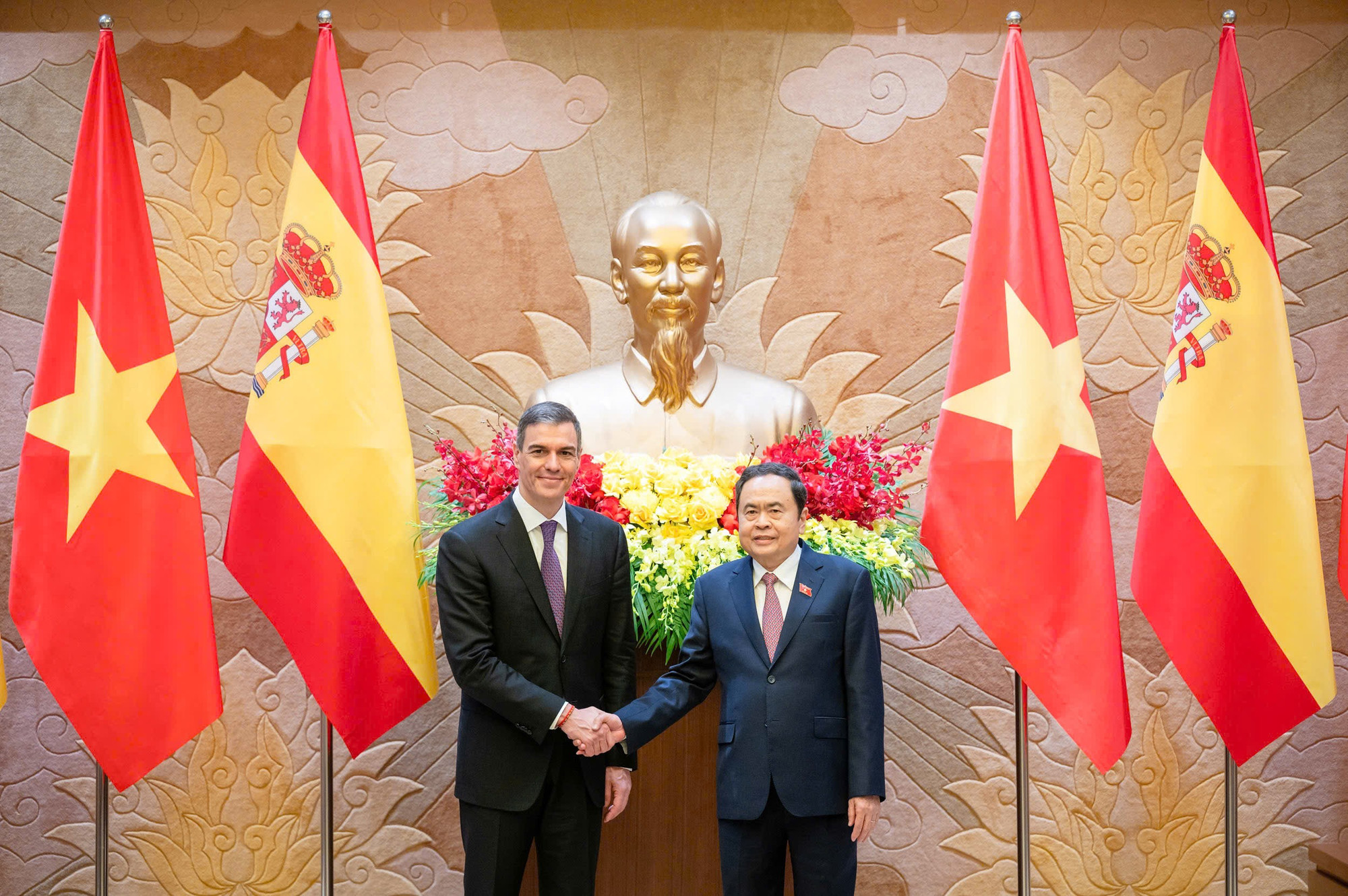 Chủ tịch Quốc hội Trần Thanh Mẫn hội kiến Thủ tướng Tây Ban Nha Pedro Sanchez.