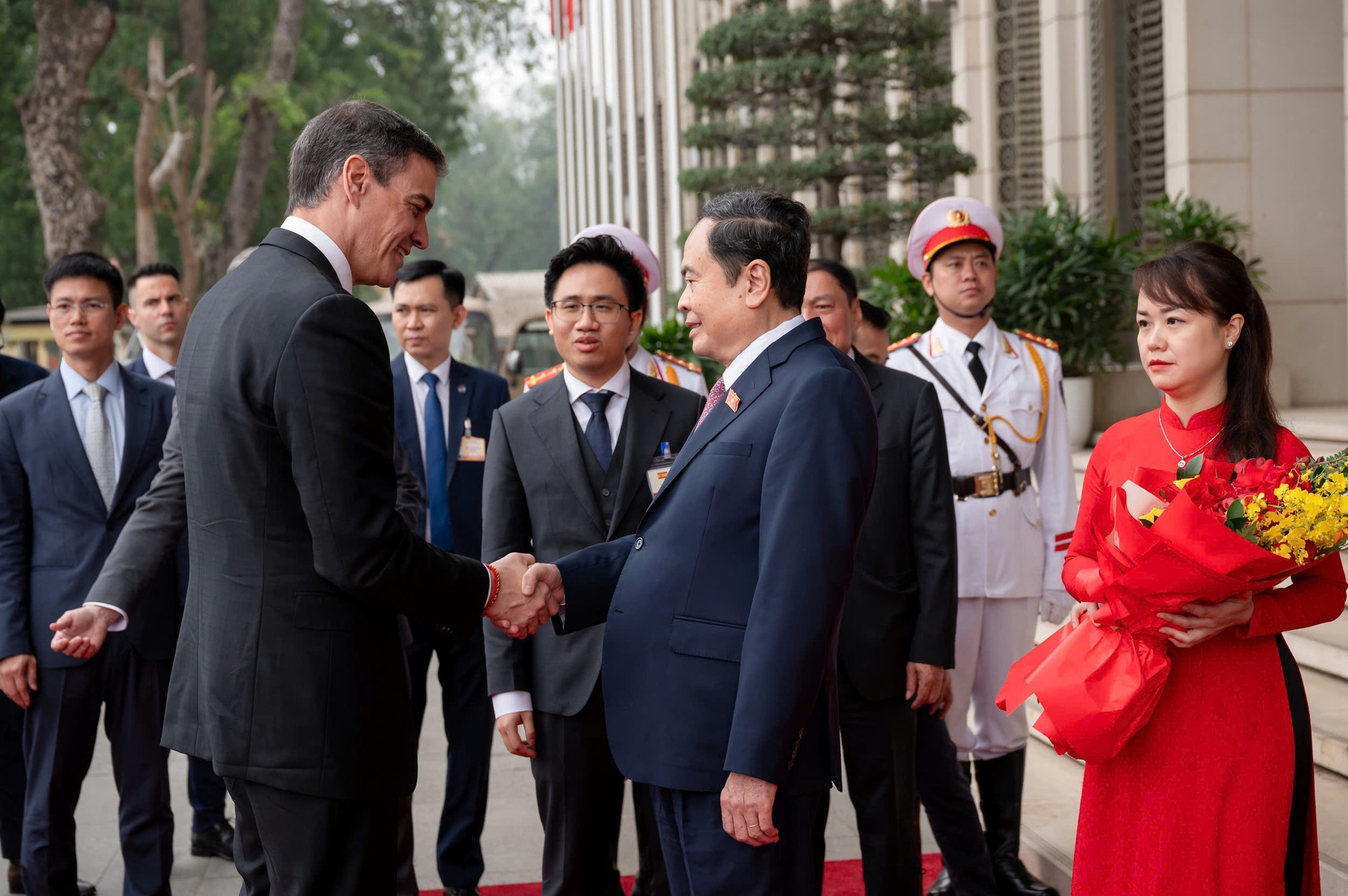 [Ảnh] Chủ tịch Quốc hội Trần Thanh Mẫn hội kiến Thủ tướng Tây Ban Nha ảnh 1