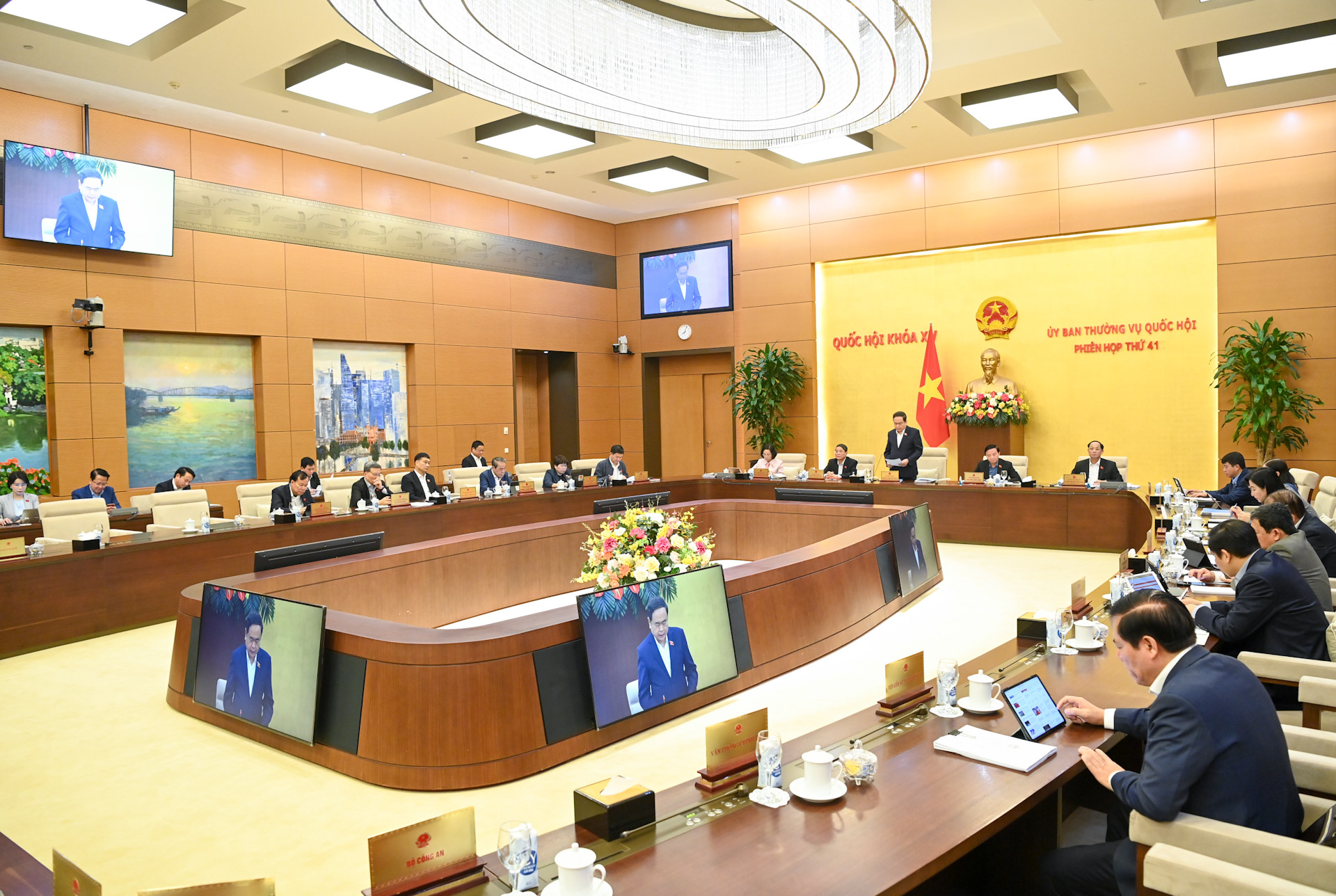 Quang cảnh khai mạc Phiên họp thứ 41 Ủy ban Thường vụ Quốc hội.