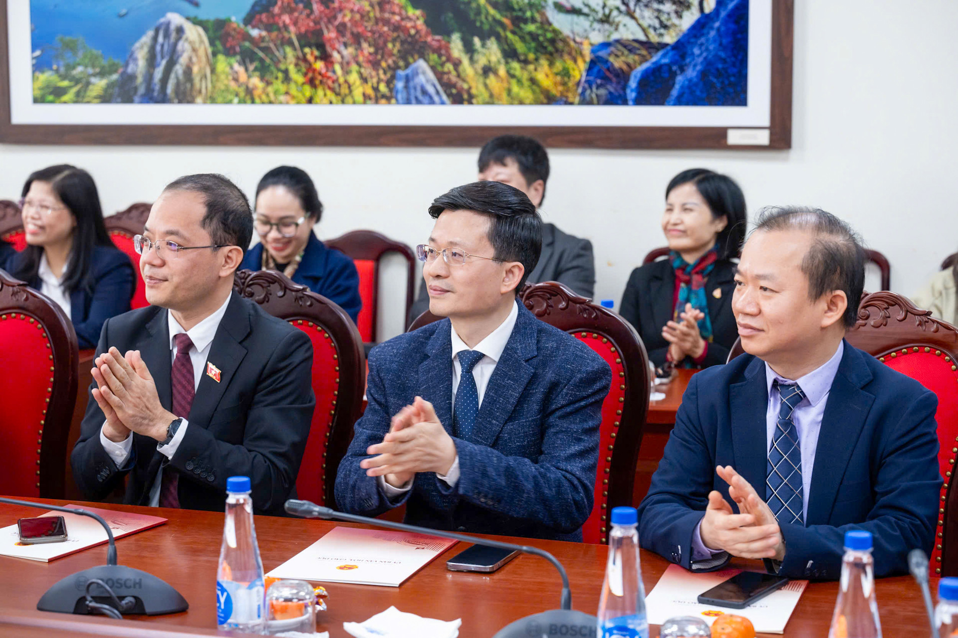 Các đại biểu dự cuộc làm việc. Các đại biểu dự cuộc làm việc.