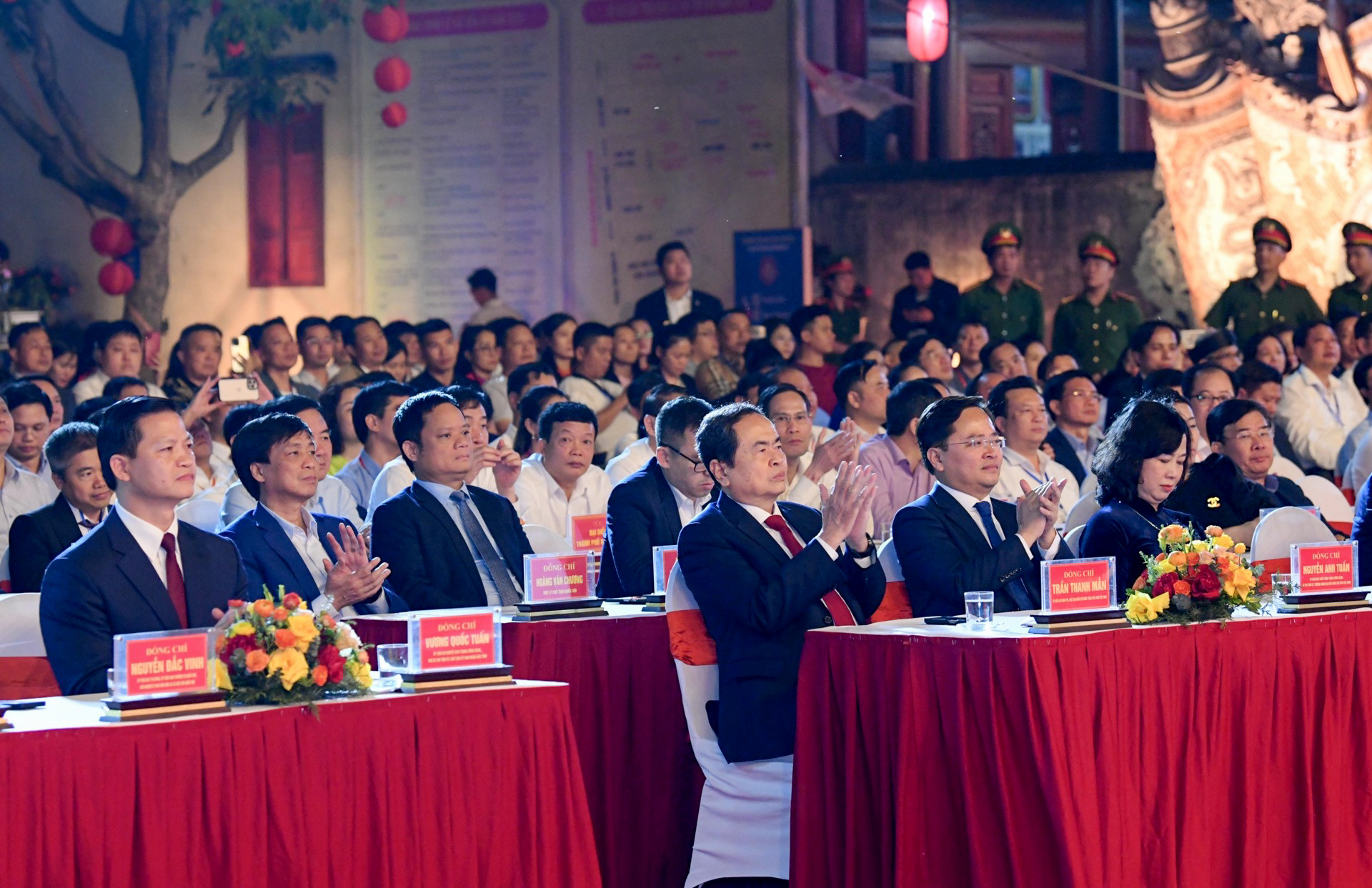 Chủ tịch Quốc hội Trần Thanh Mẫn và các đại biểu dự buổi lễ.