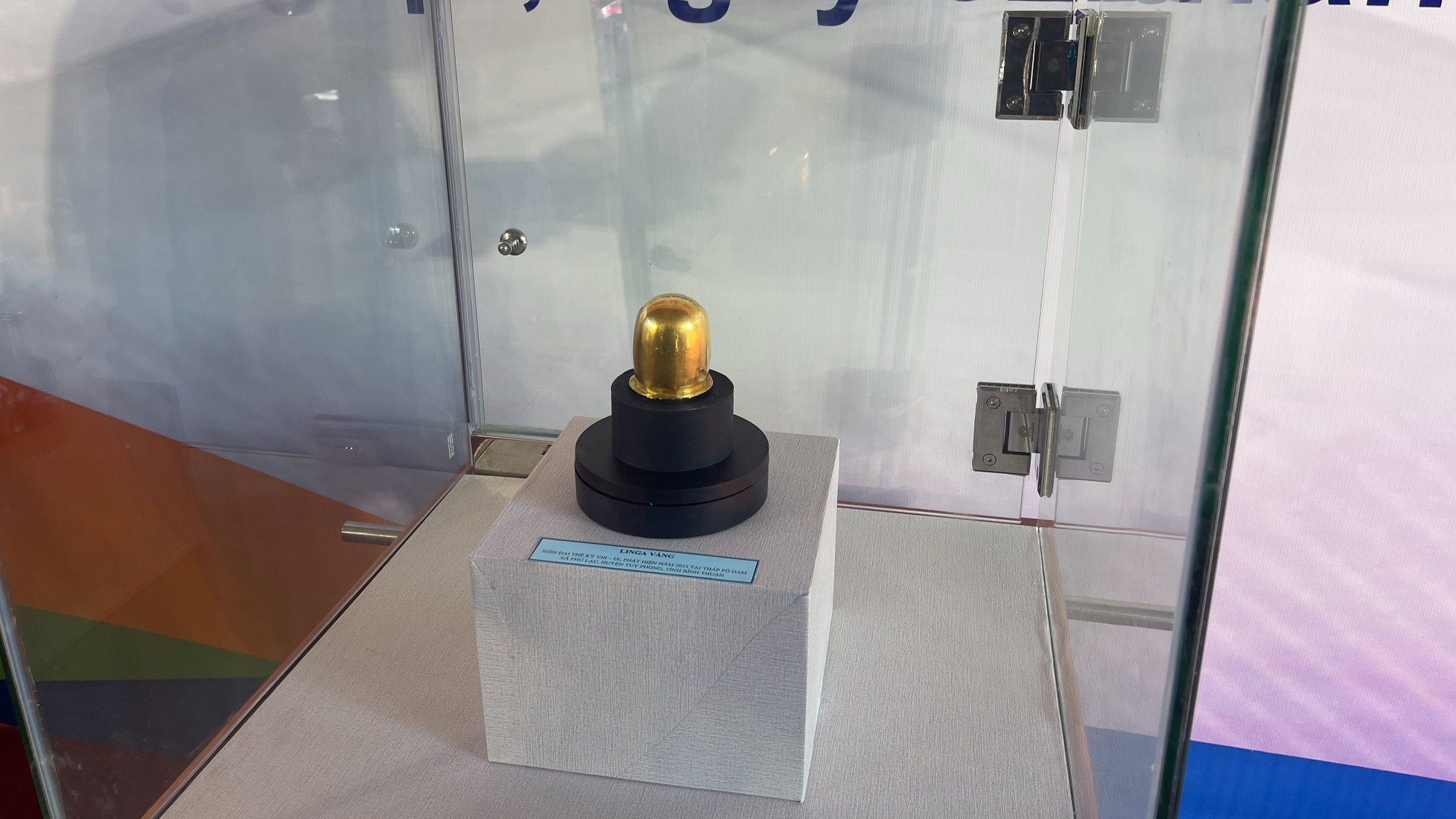 Linga là hiện vật gốc độc bản, quý hiếm, có hình thức độc đáo; có giá trị về lịch sử, văn hóa, thẩm mỹ. Linga là hiện vật gốc độc bản, quý hiếm, có hình thức độc đáo; có giá trị về lịch sử, văn hóa, thẩm mỹ.