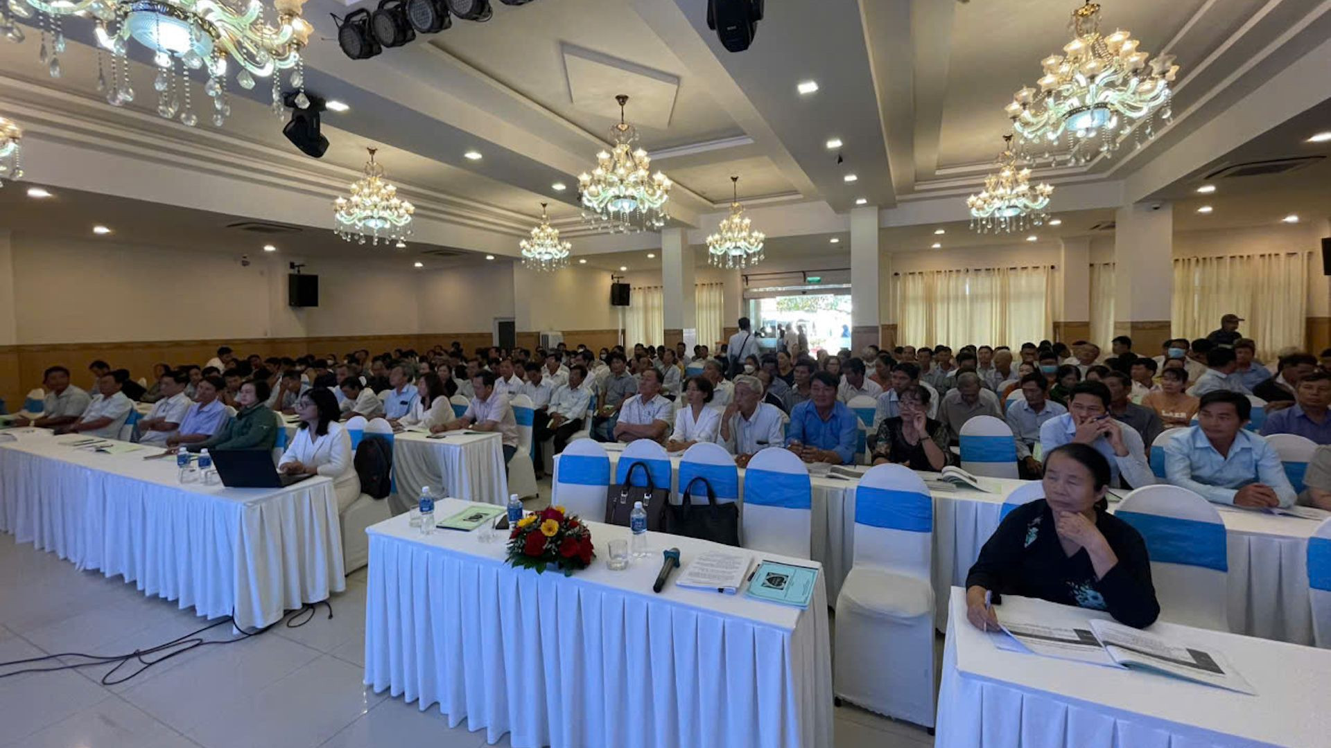 Sở Lao động-Thương binh và Xã hội tỉnh Bình Thuận tập huấn trong tuyên truyền giảm nghèo.