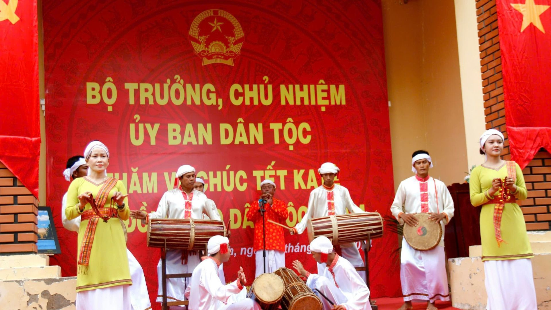 Tiết mục văn nghệ của người Chăm.